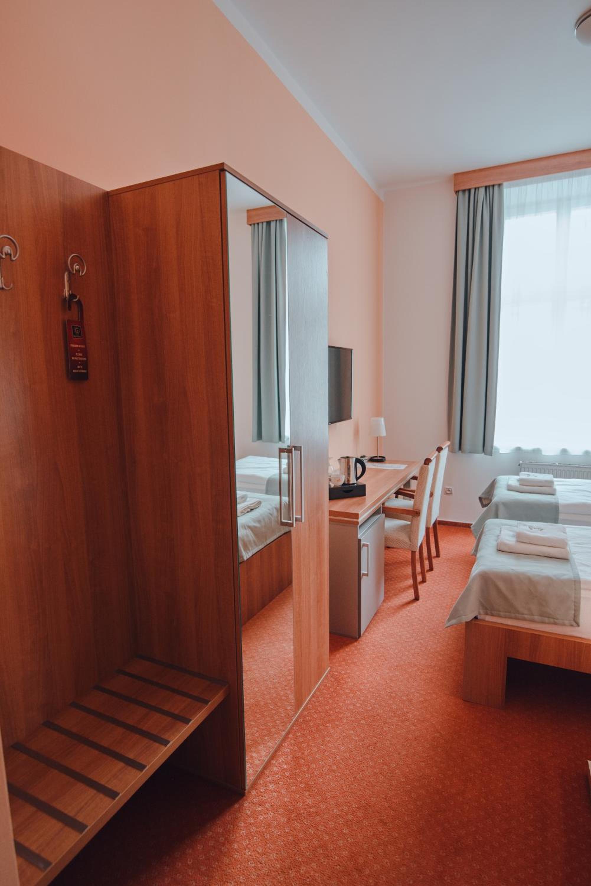 Double Room - Photo 9