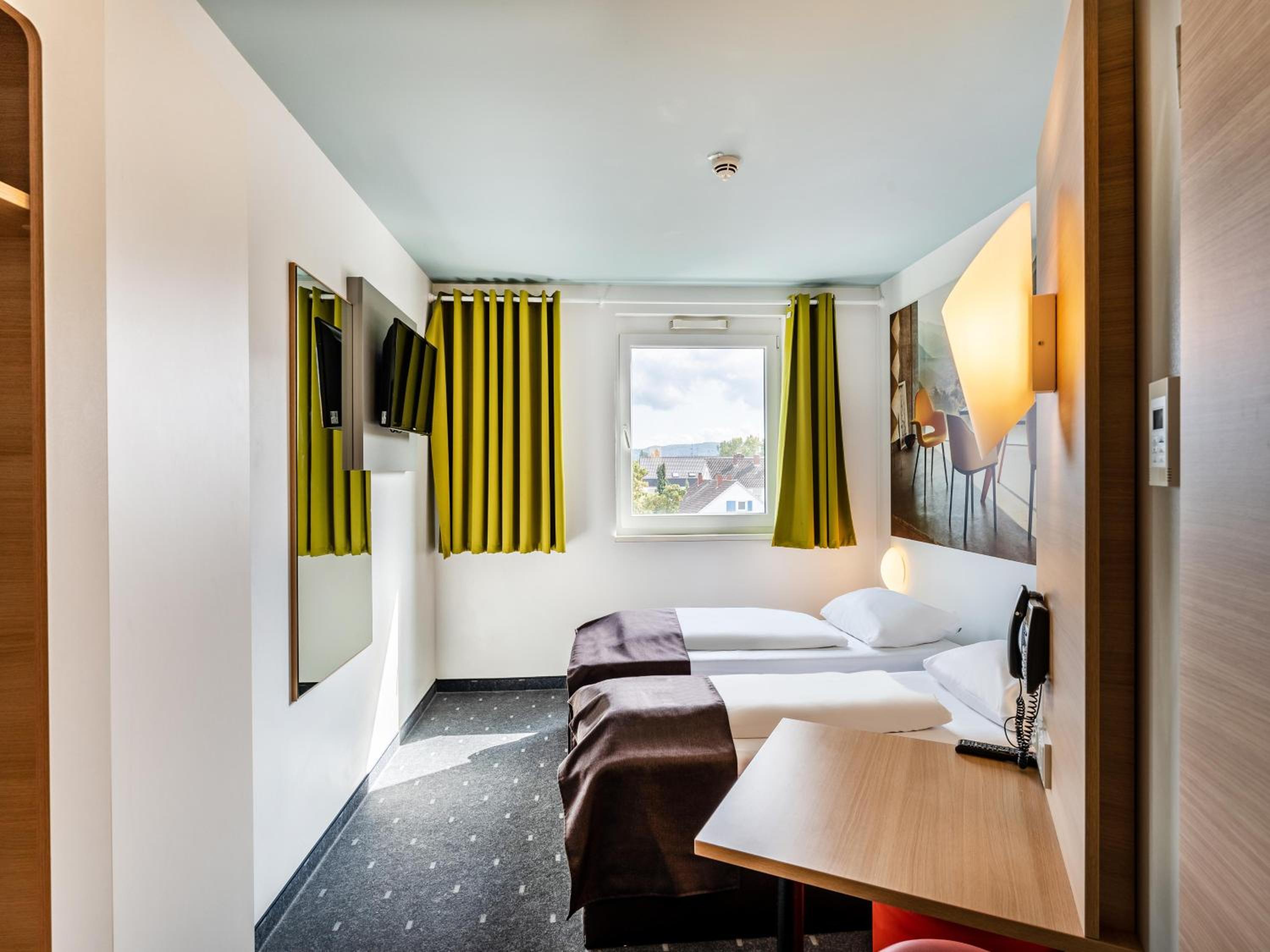 Twin Room - Photo 1