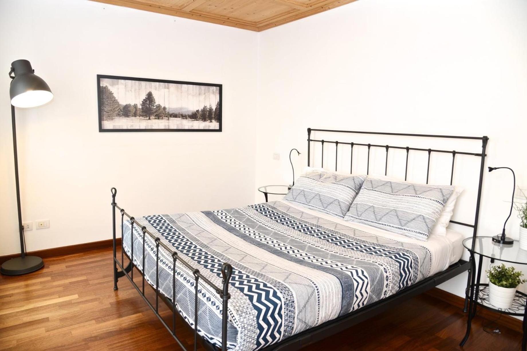 One-Bedroom Apartment with Balcony