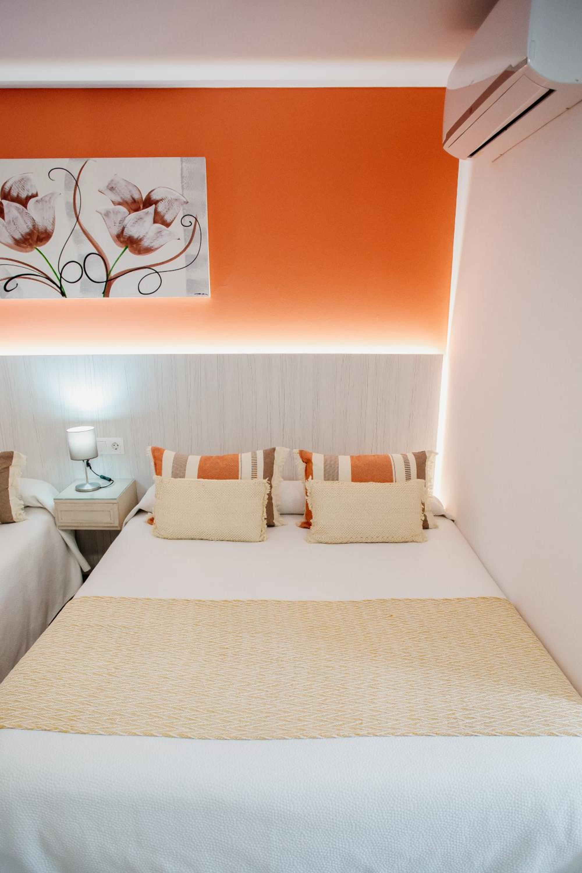 Habitación Cuádruple con Baño Privado