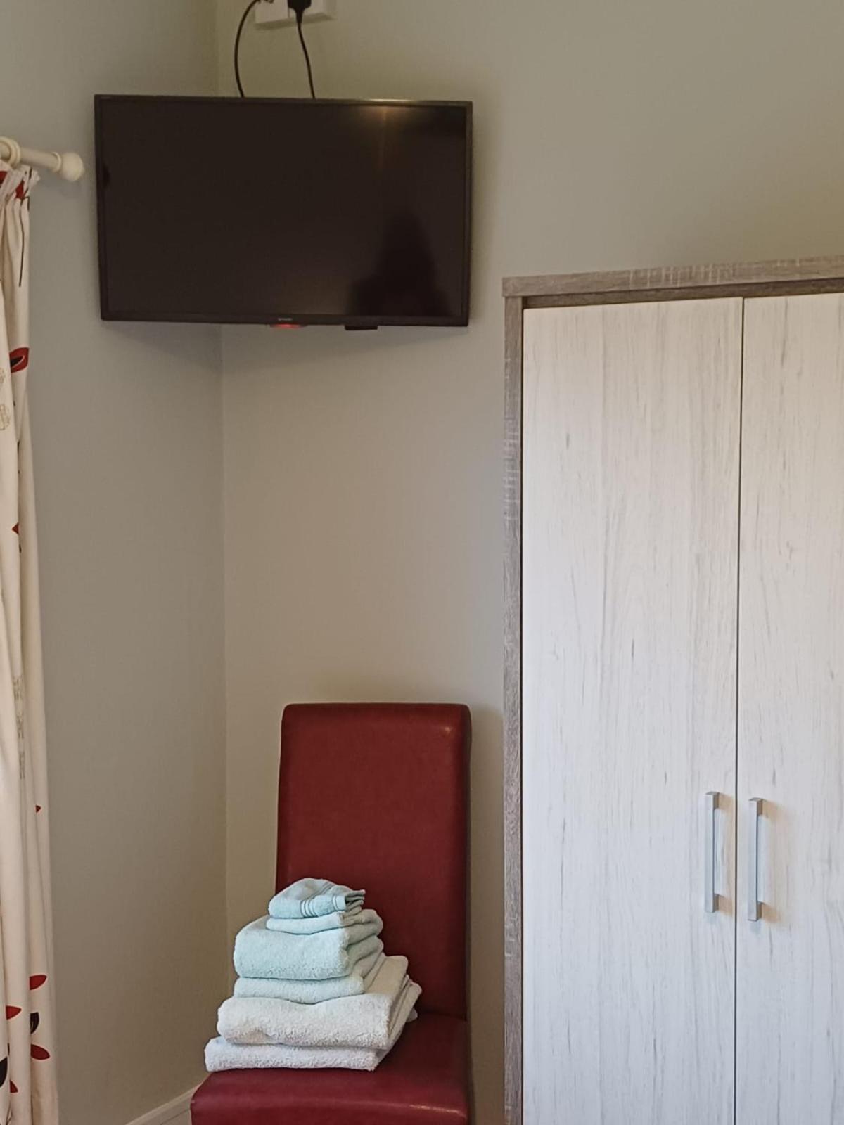 Double Room - Photo 2