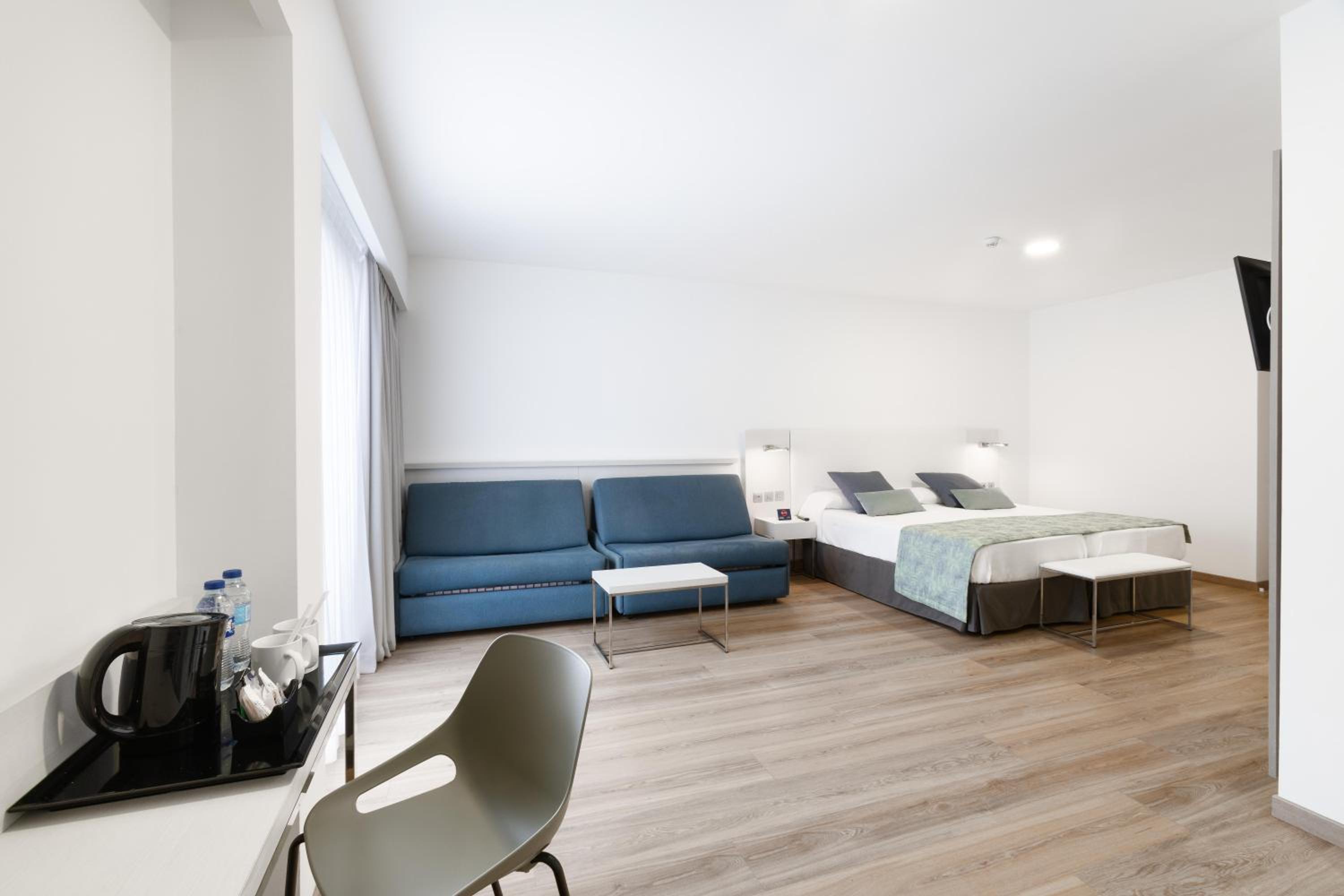 Habitación Familiar (2 Adultos + 2 Niños) Habitación Familiar (2 Adultos + 2 Niños)