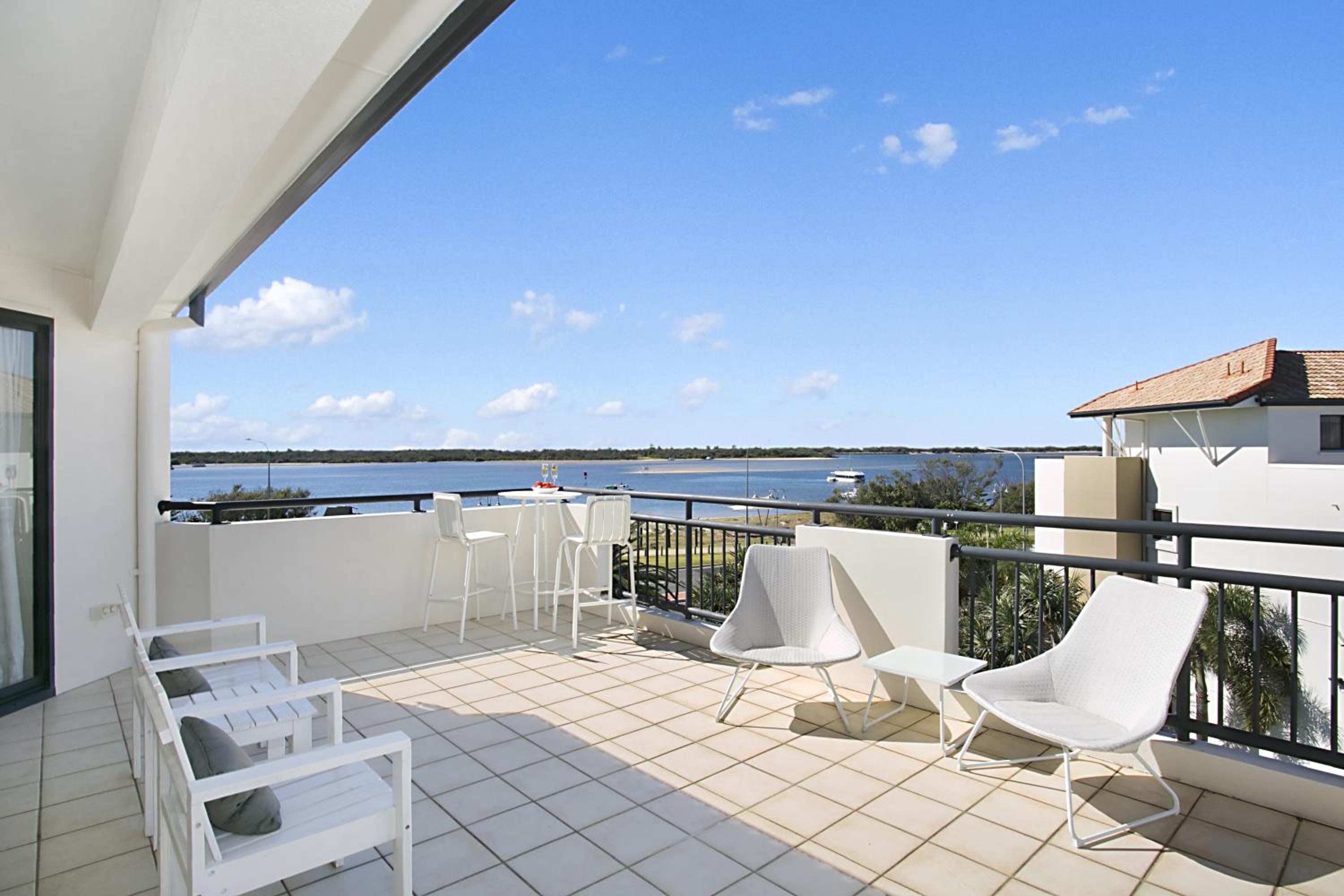 Three-Bedroom Apartment with Spa Bath photo 3