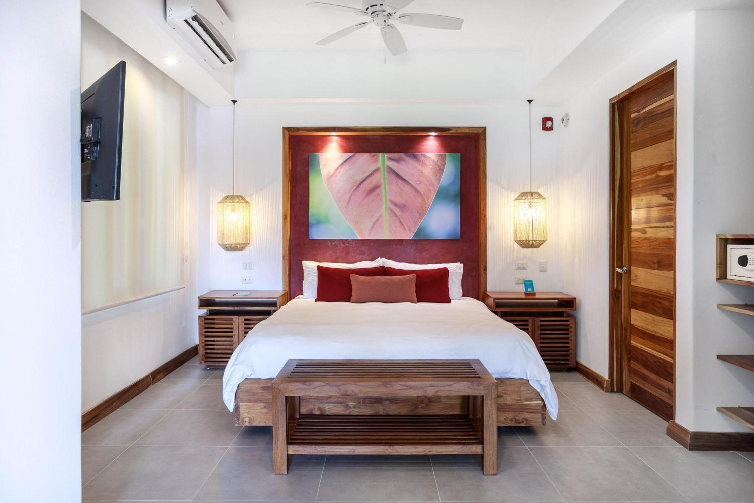 Ocean Breeze Suite photo 2