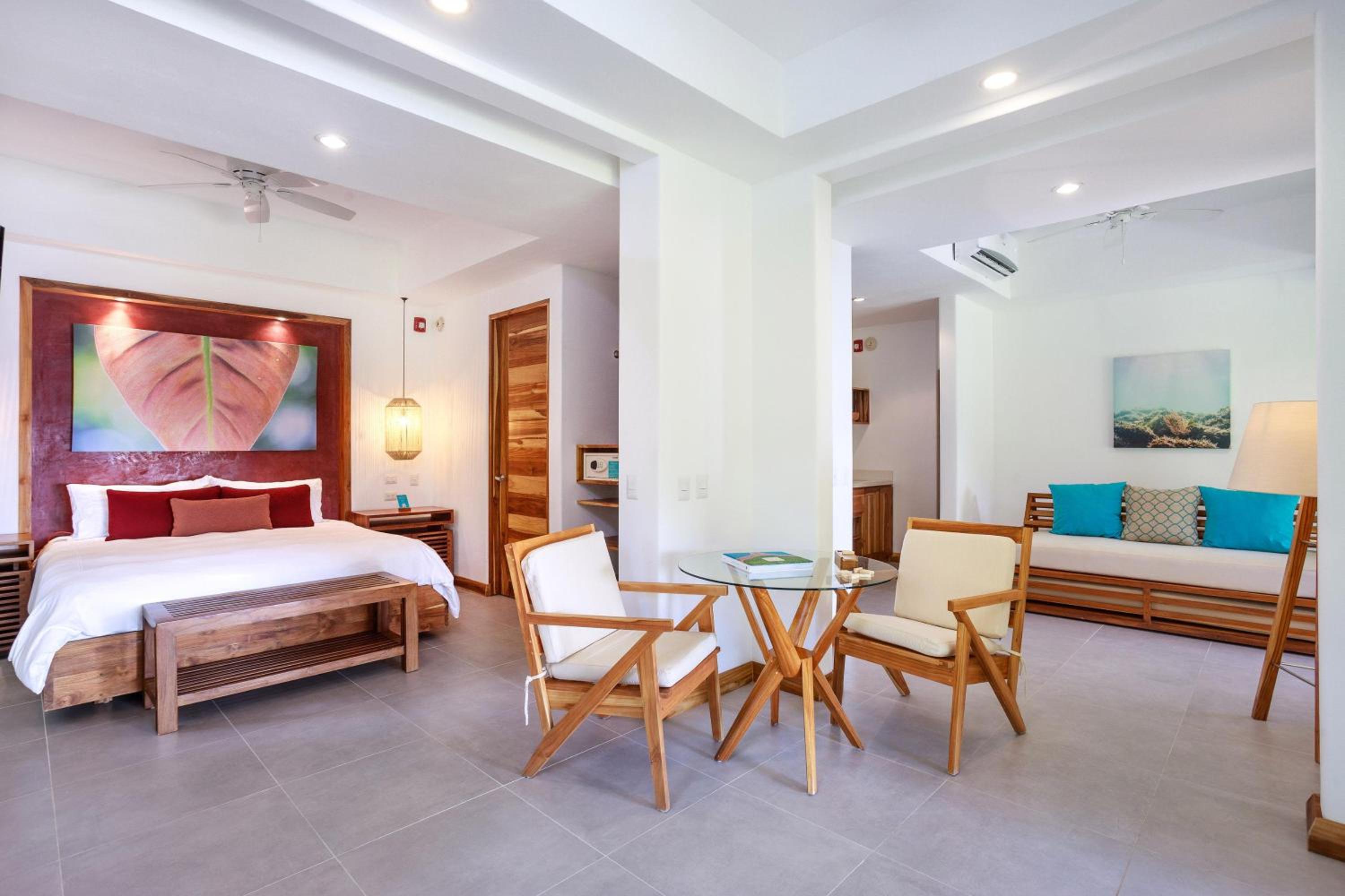 Ocean Breeze Suite photo 3