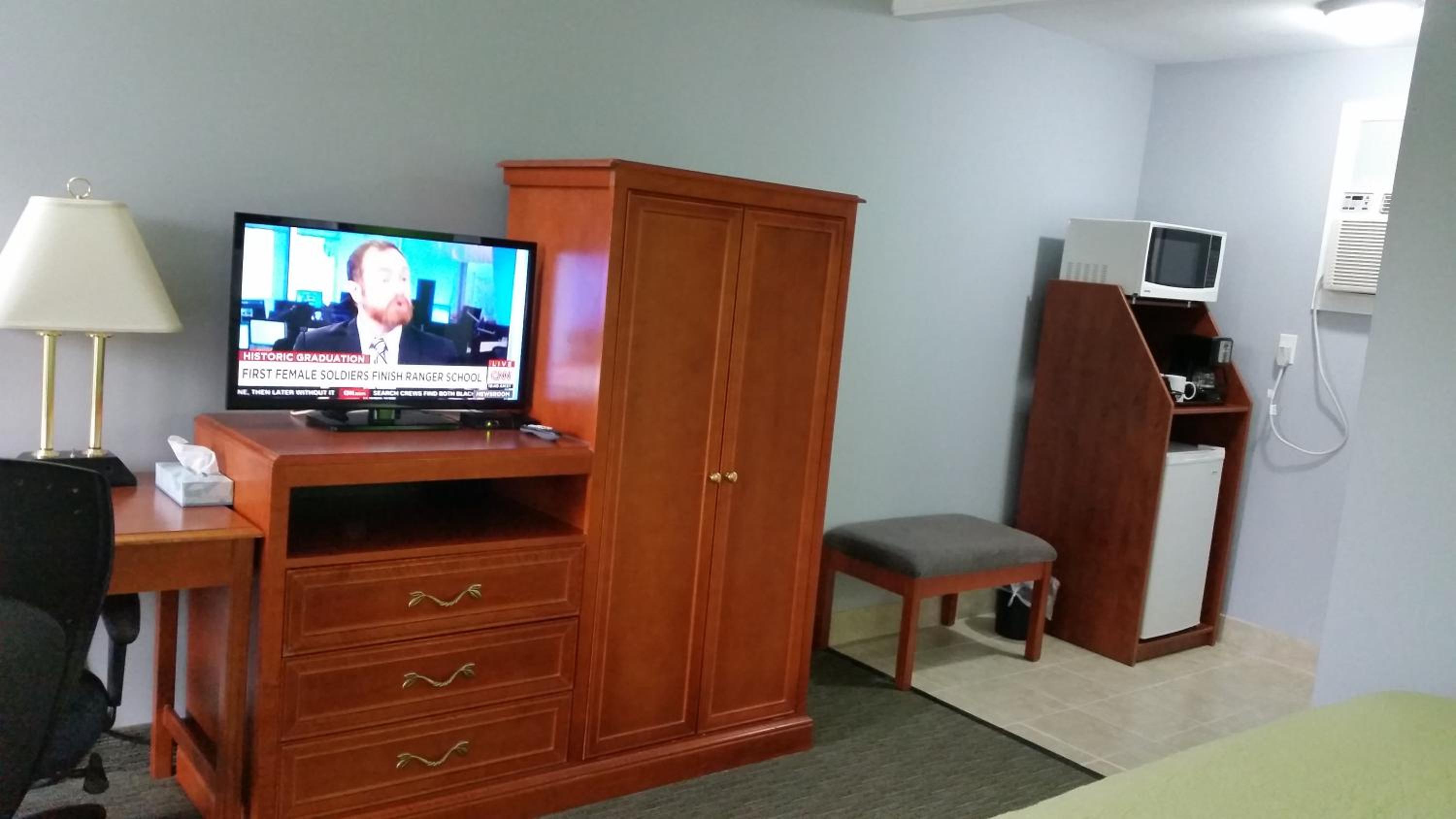 Standard King Room photo 2
