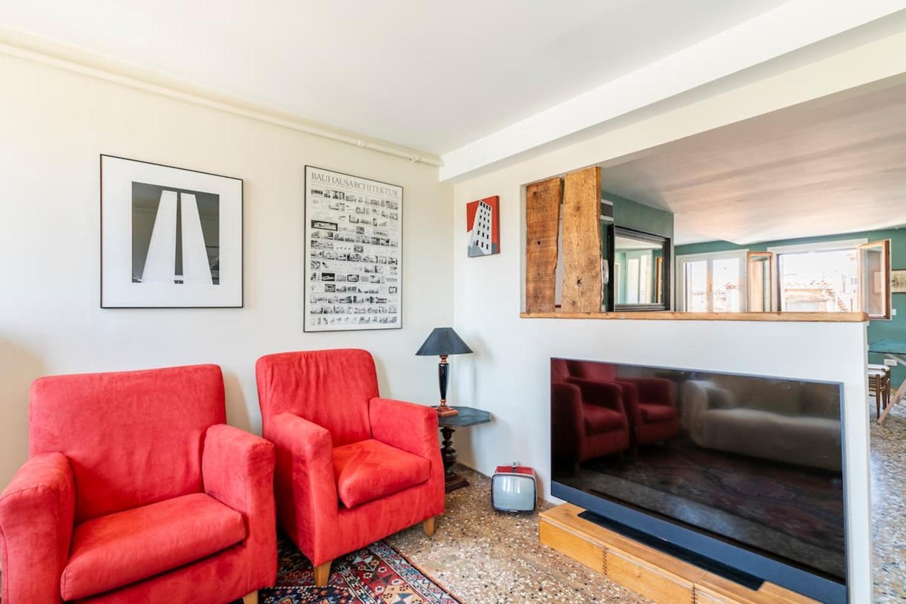 Three-Bedroom Apartment photo 1