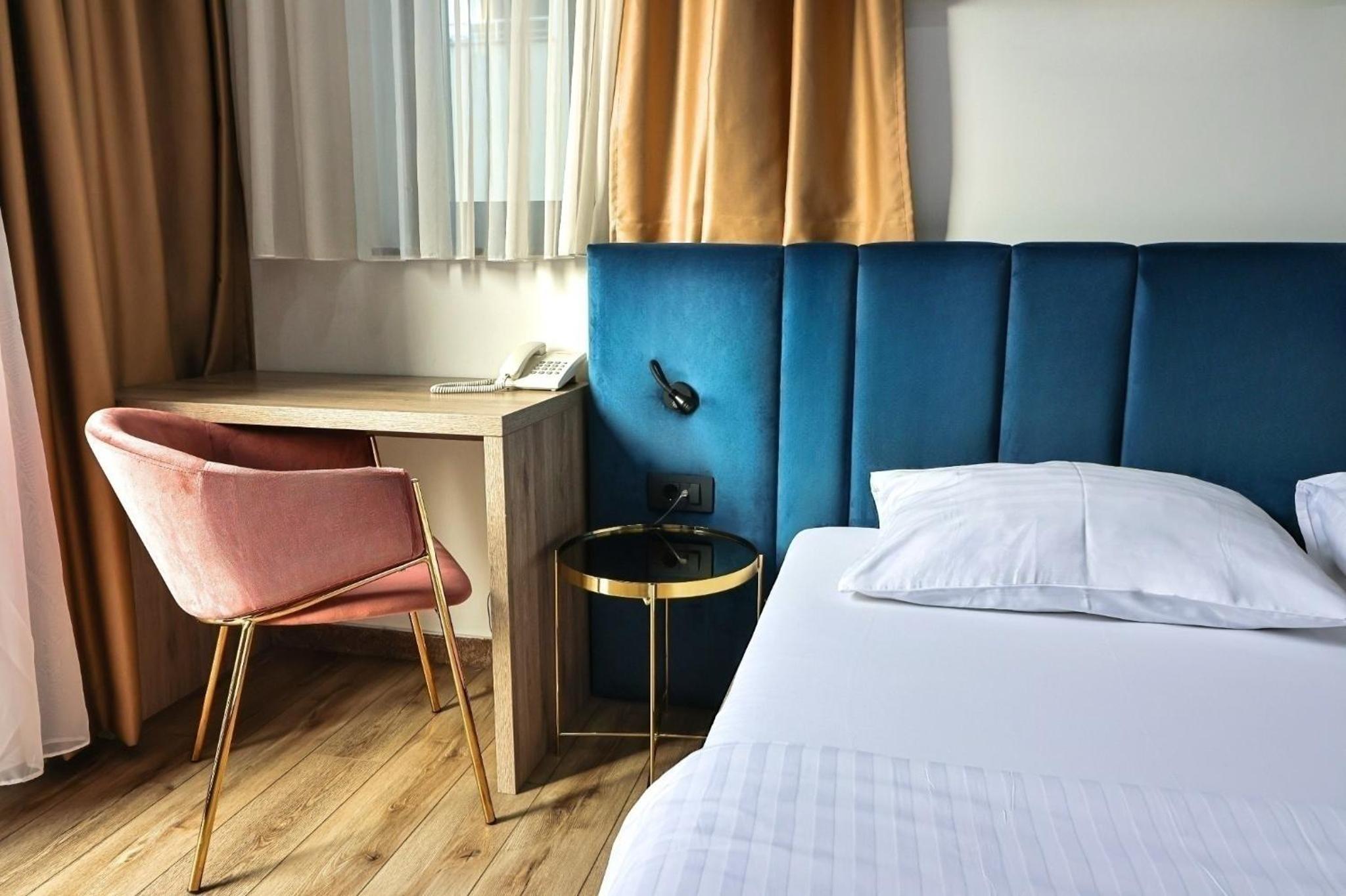 Deluxe Double Room with Balcony photo 1