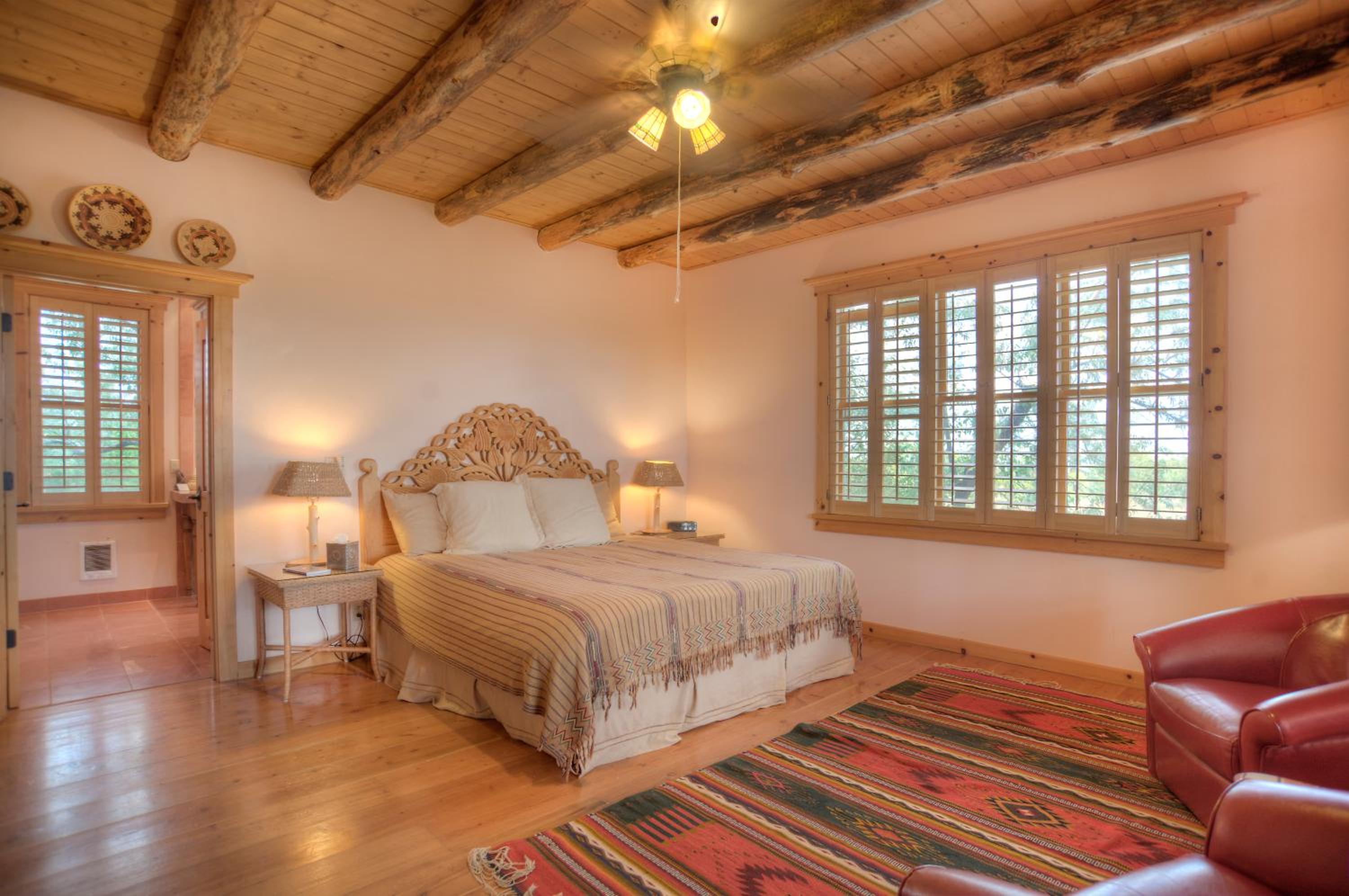 Superior King Suite photo 1
