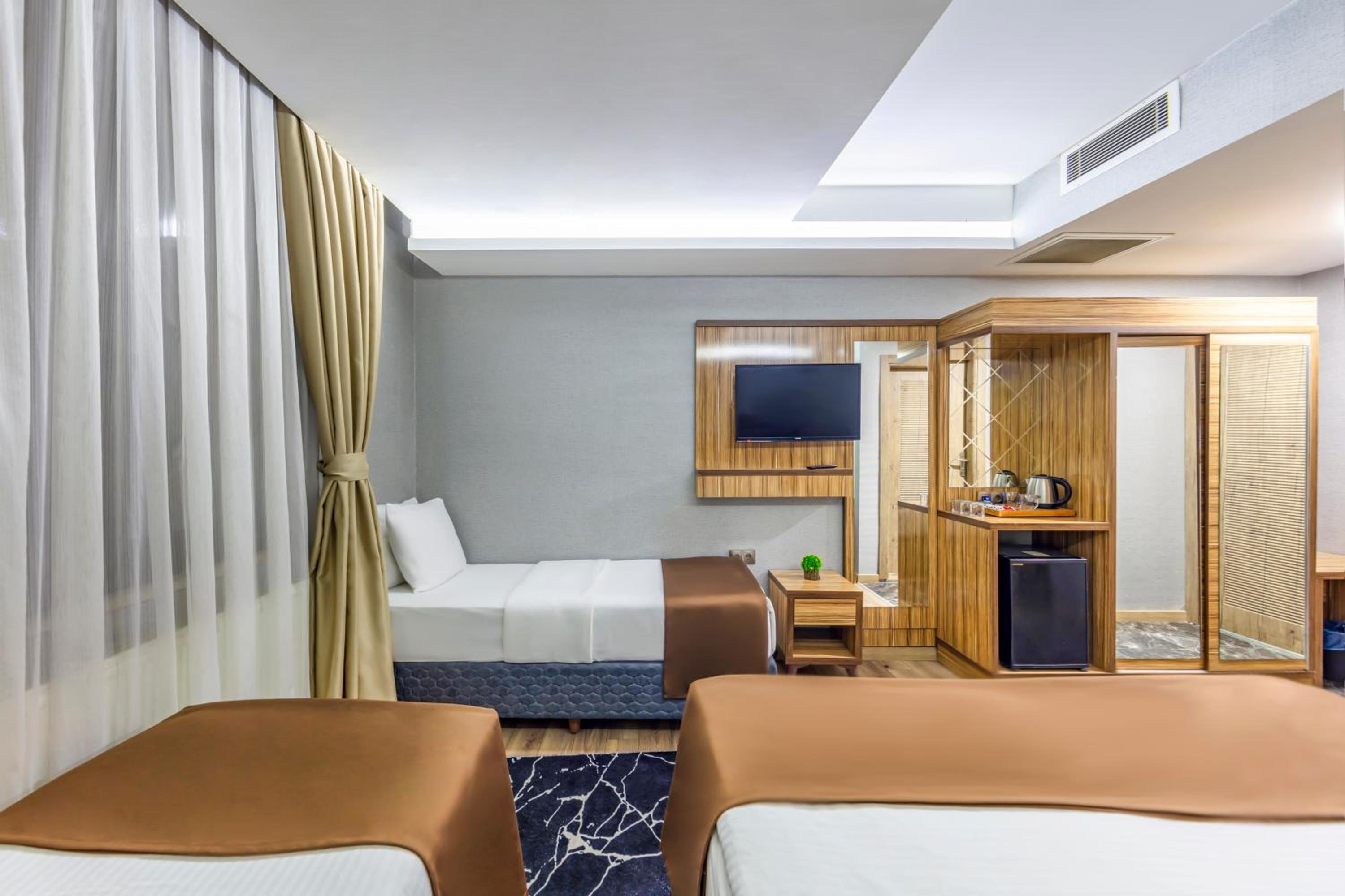 Deluxe Quadruple Room photo 2