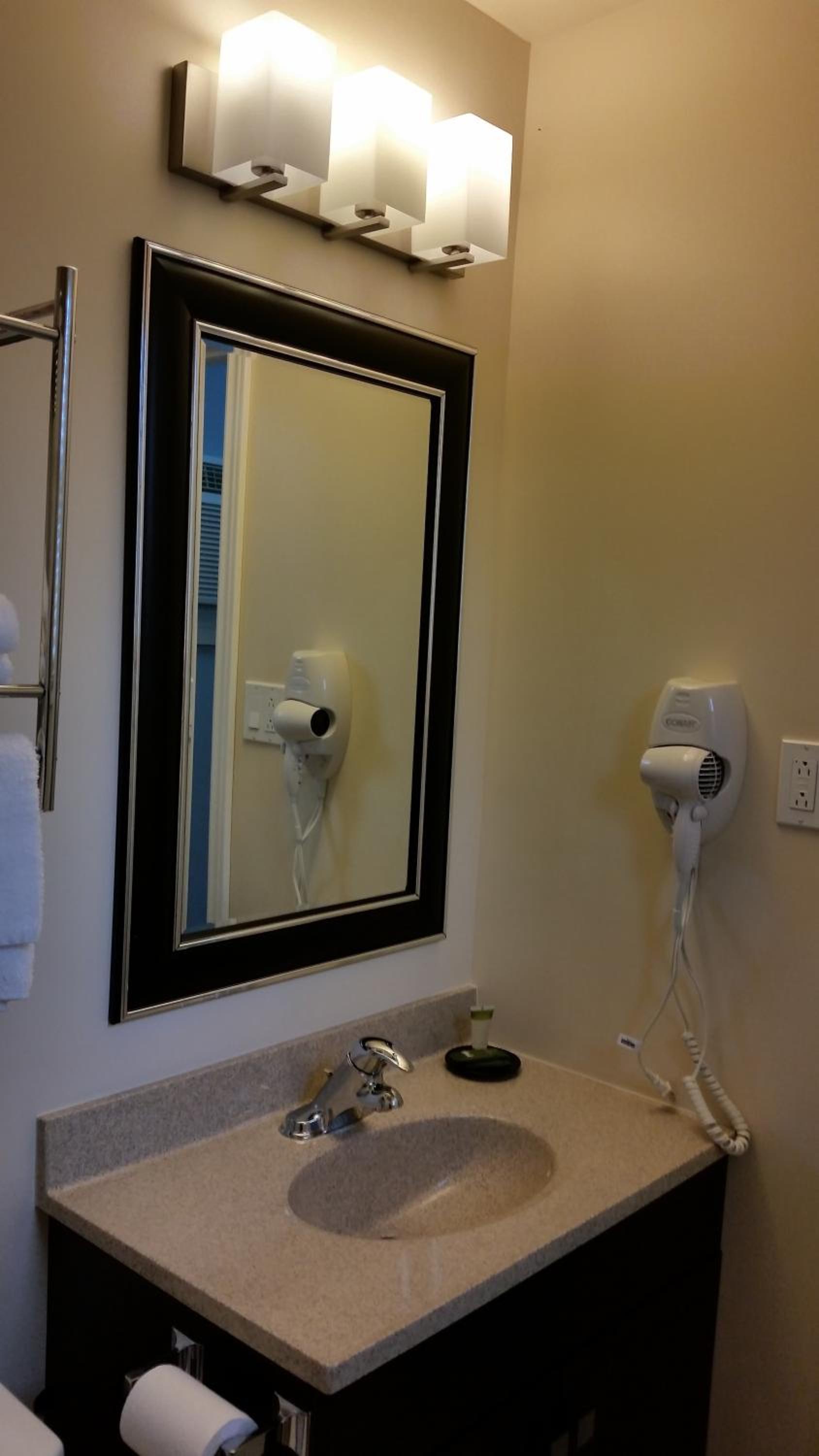 Standard King Room photo 1