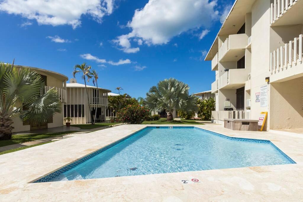 Three-Bedroom Villa photo 2