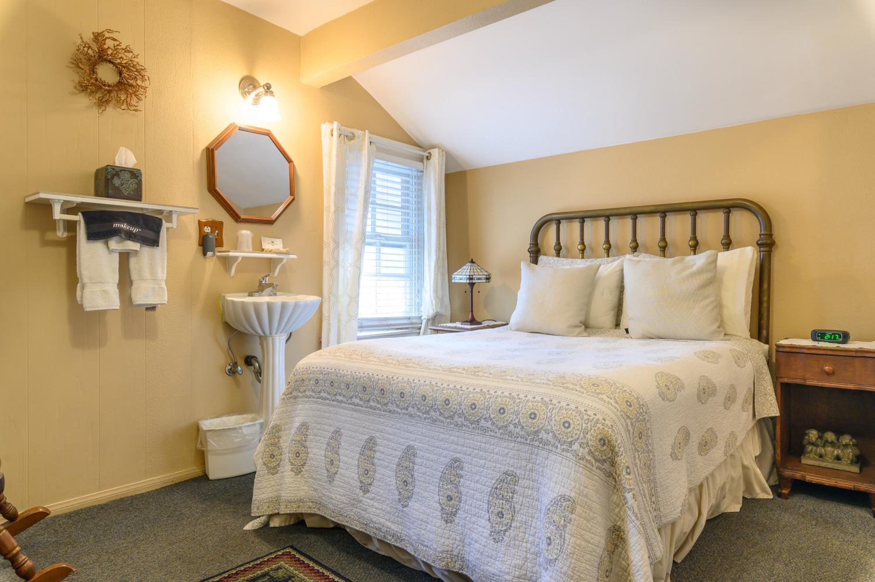 Deluxe Double Room photo 3