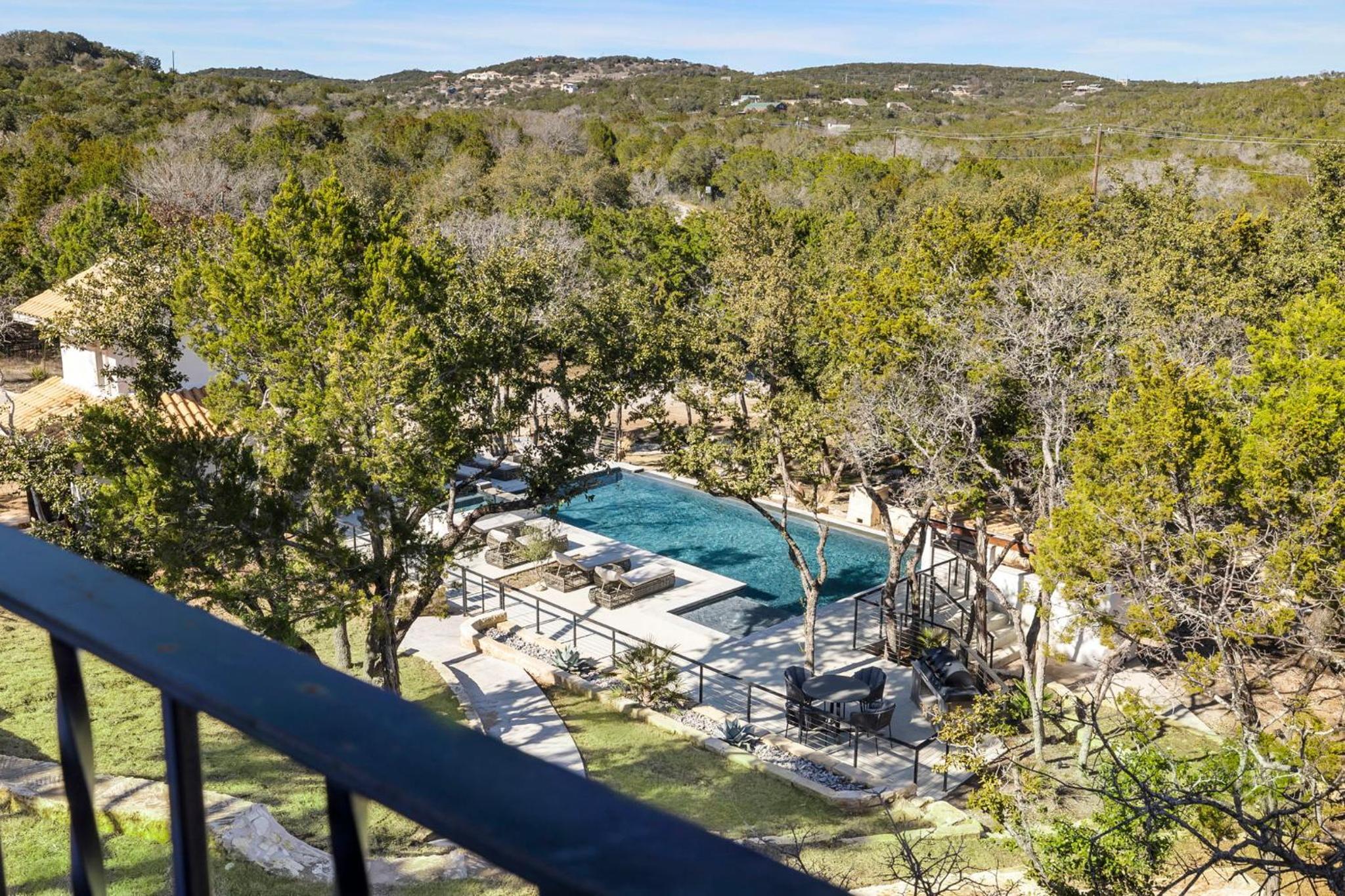 Villa photo 2