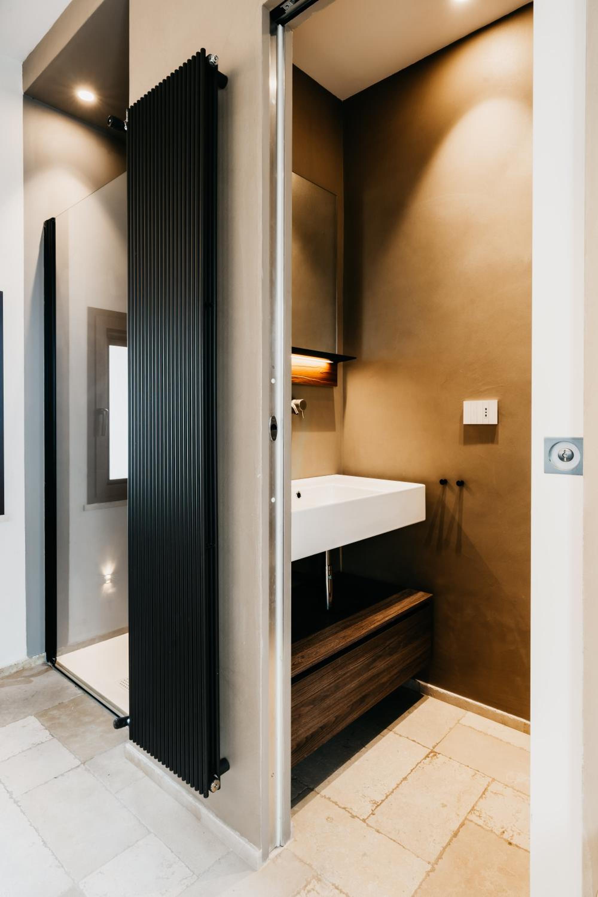 Queen Room with Sea View - Photo 14