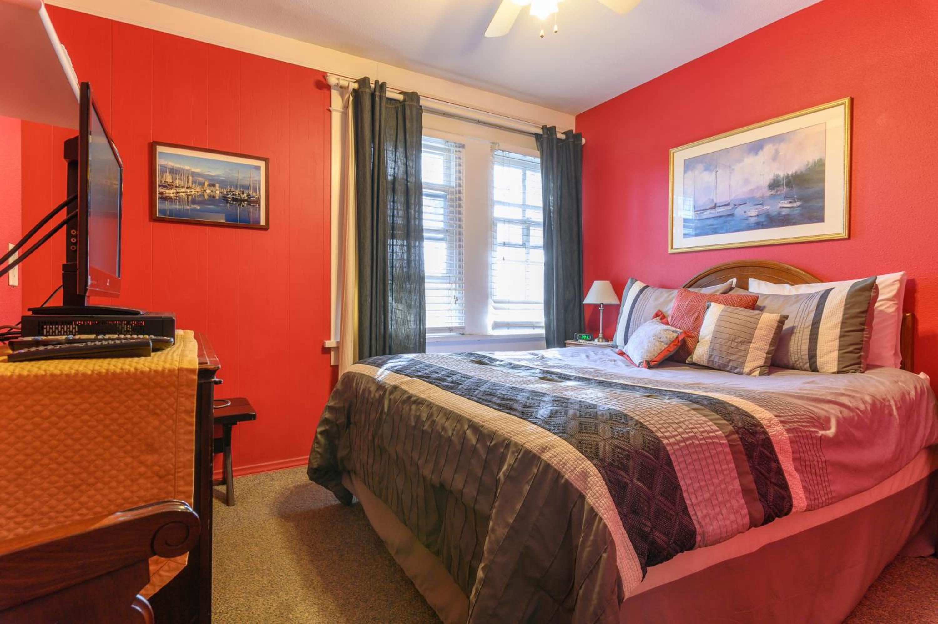 Deluxe Queen Room photo 3
