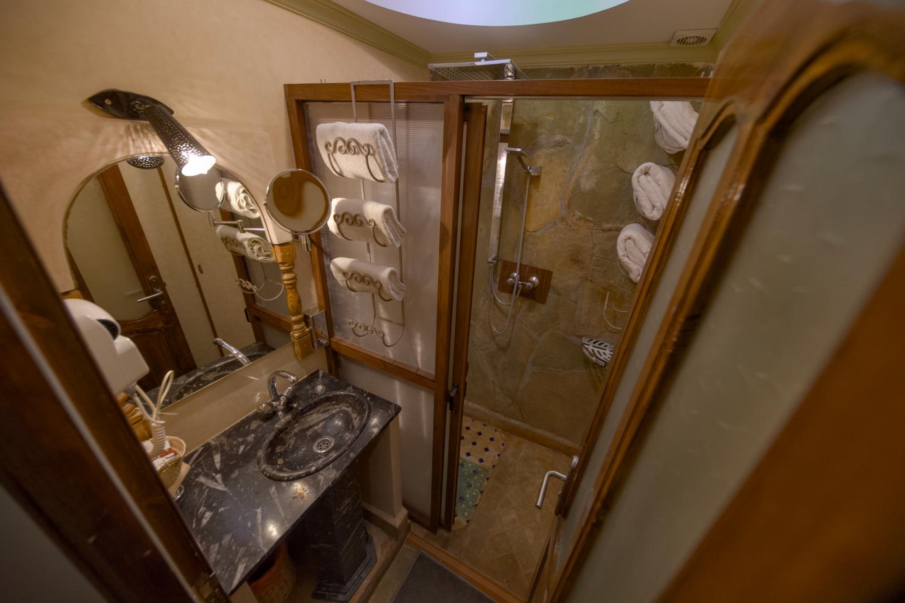 Superior Triple Room - Photo 17