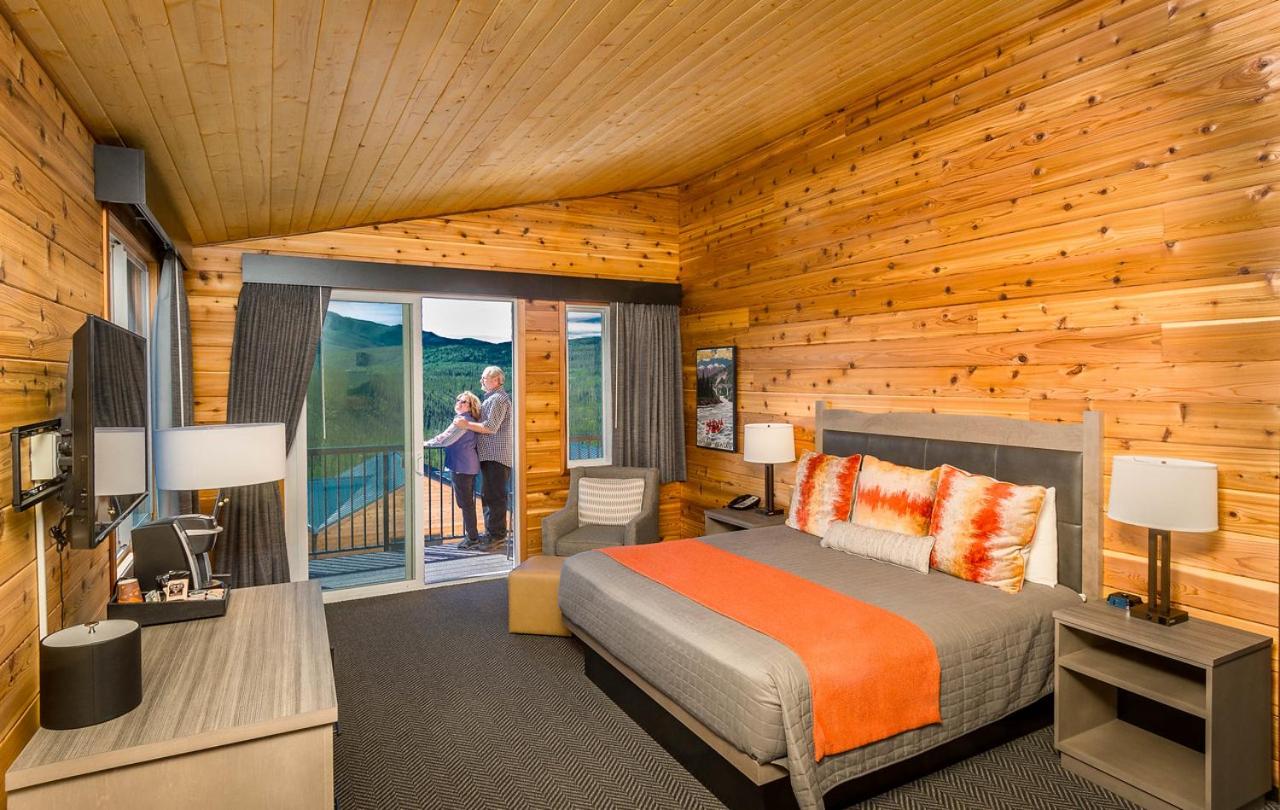 Deluxe King Room - Photo 2
