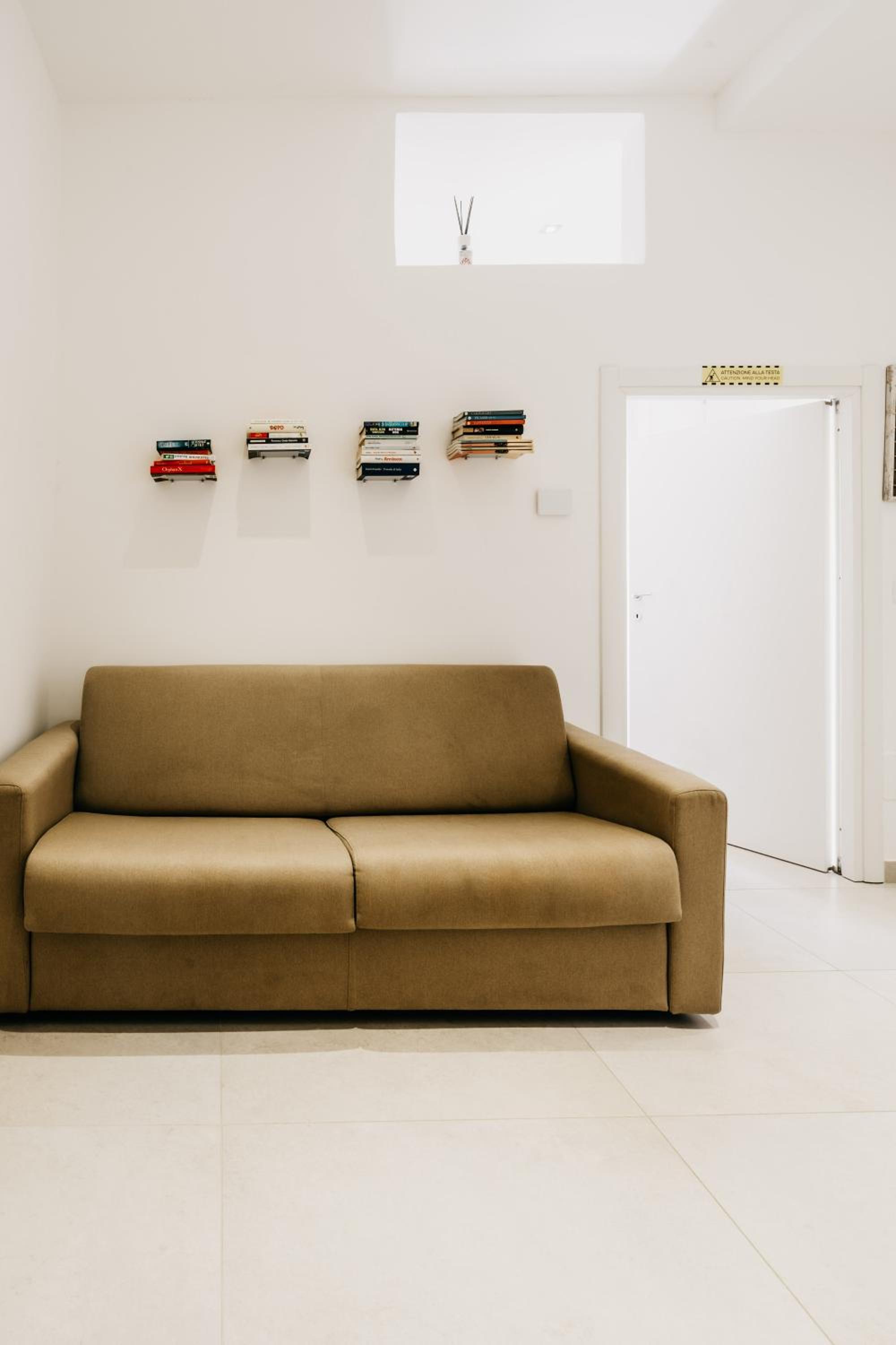 Large Double Room - Photo 4