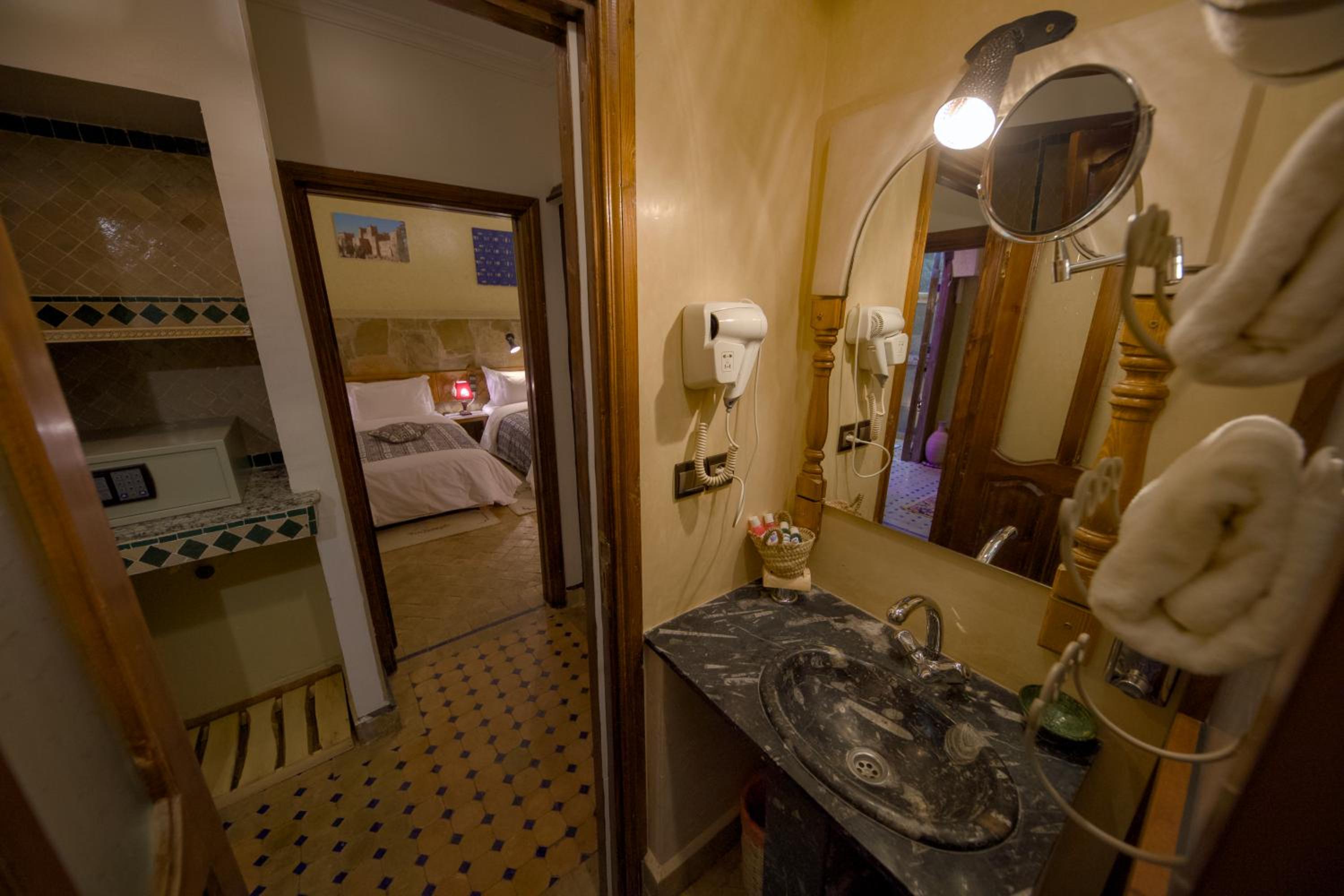 Superior Triple Room - Photo 18