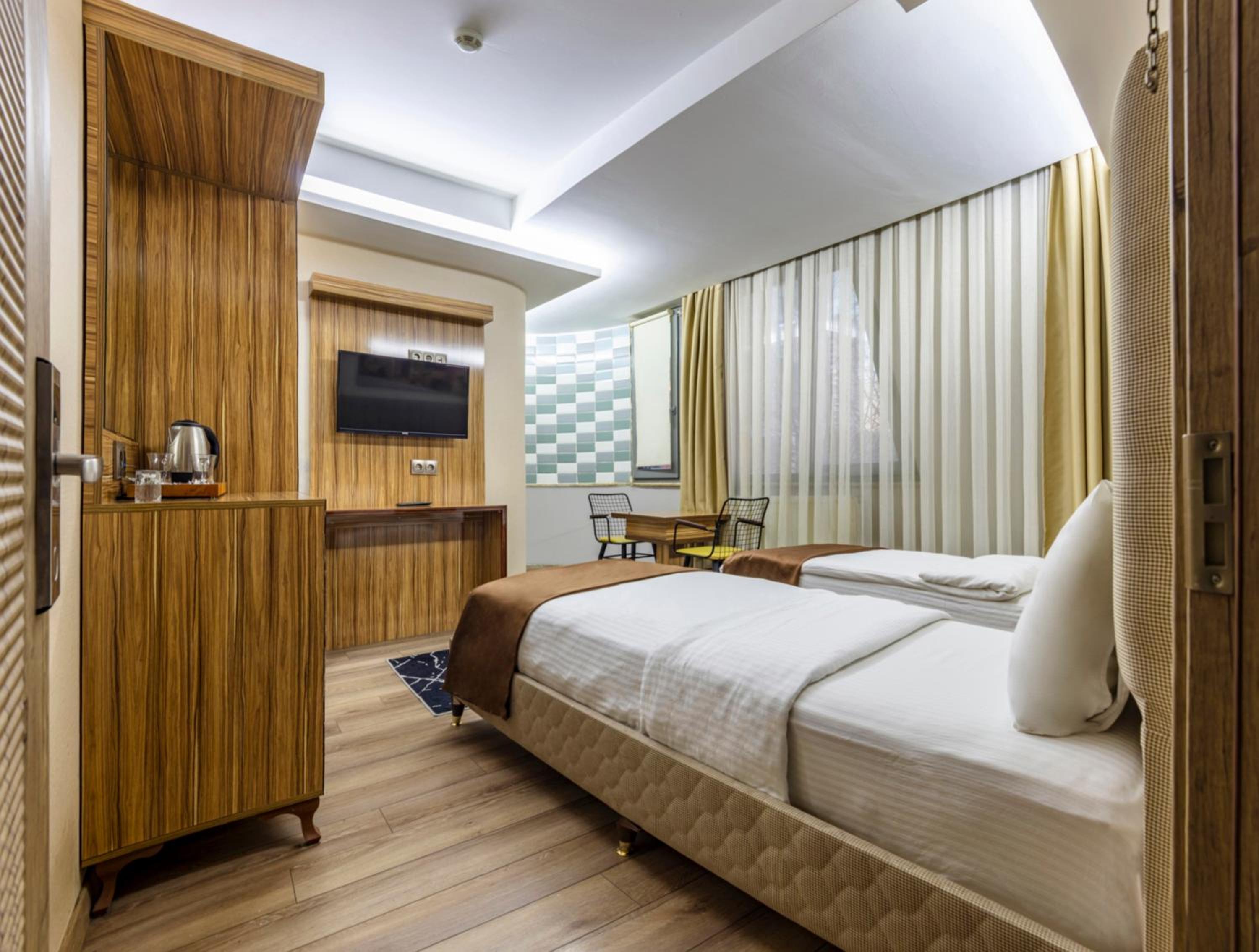 Deluxe Twin Room photo 3