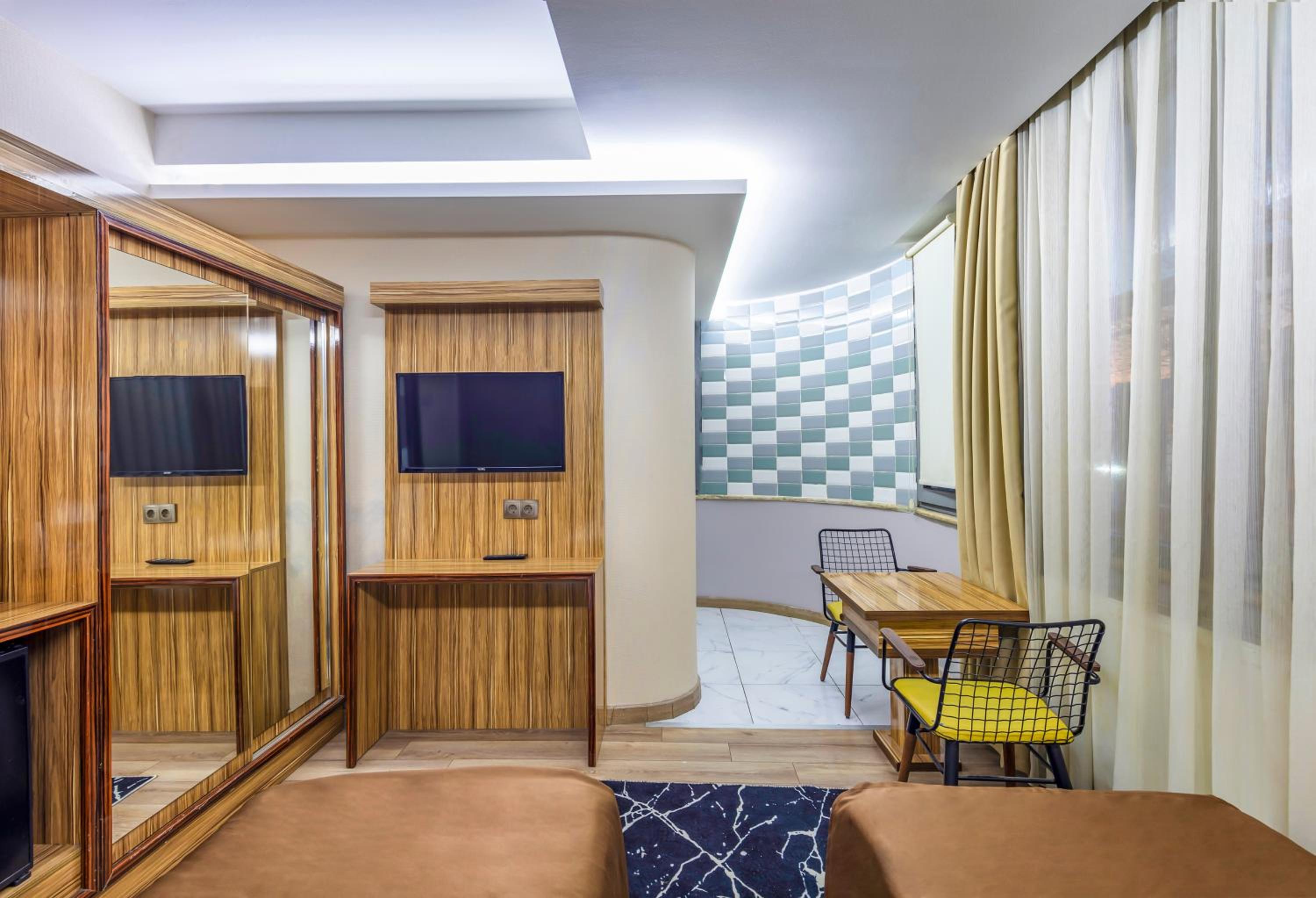 Deluxe Twin Room photo 2