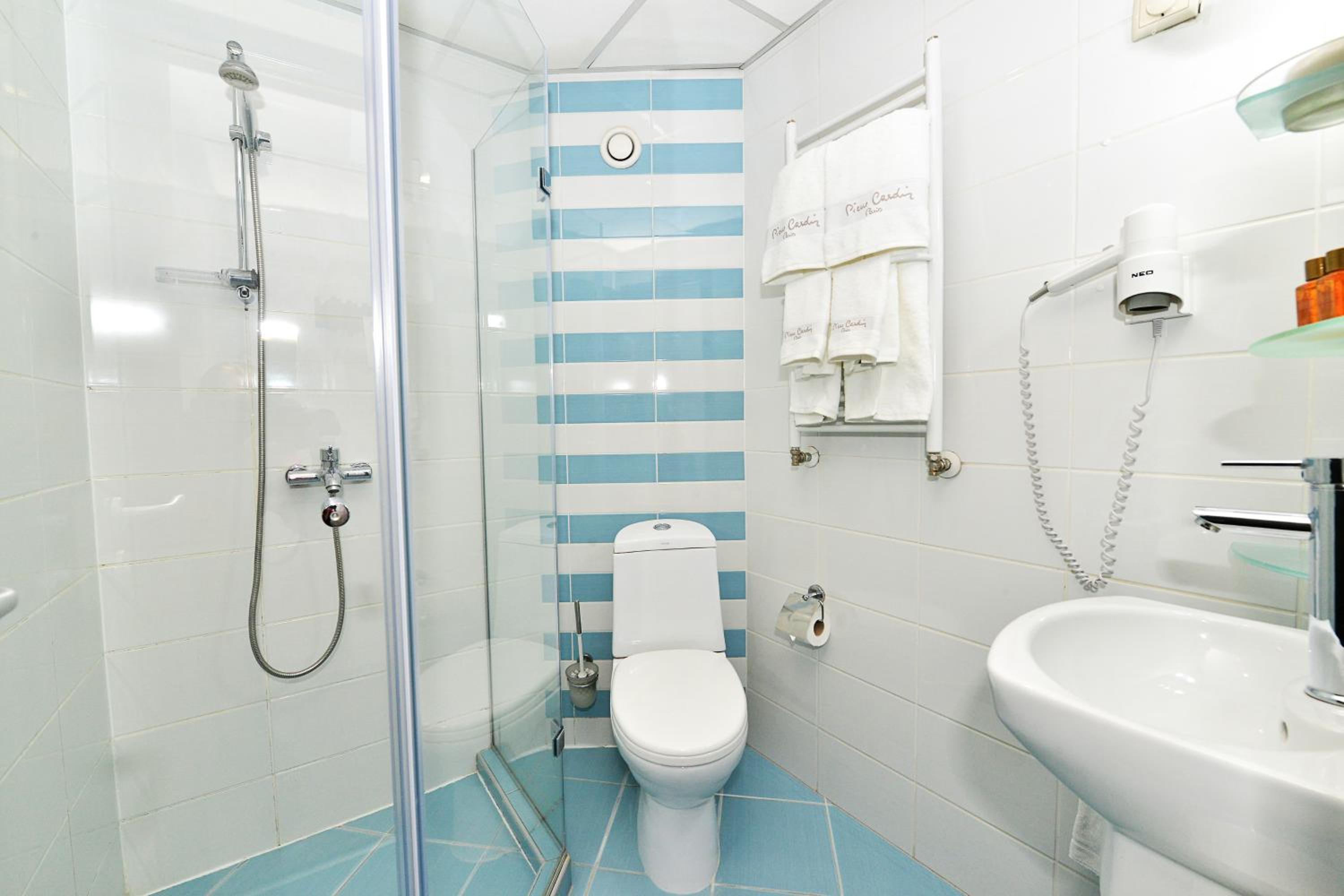 Double Room with Double Bed - Non-Smoking - Photo 20
