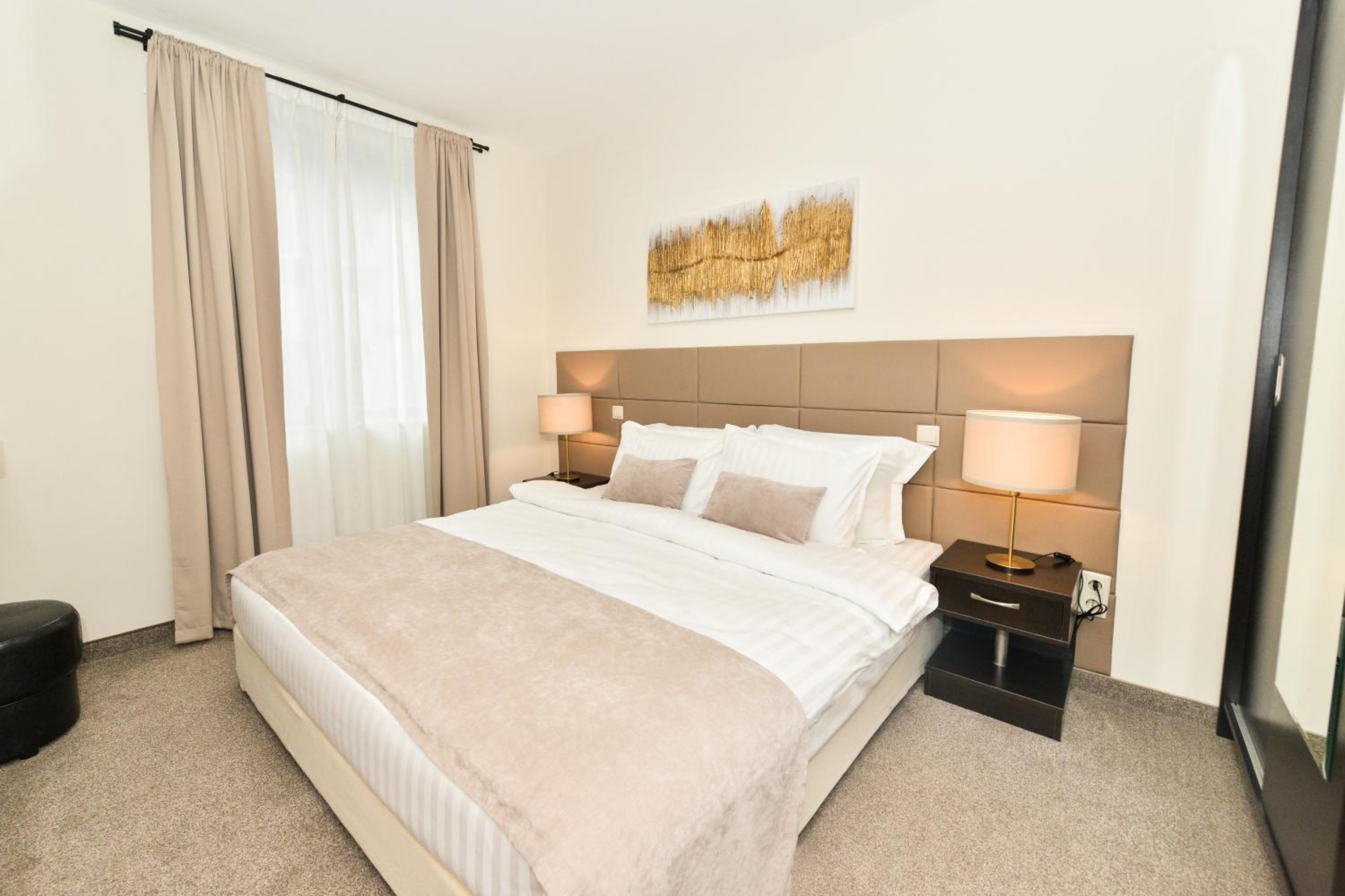 Suite with King Bed and Sofa Bed - Non-Smoking - Photo 17