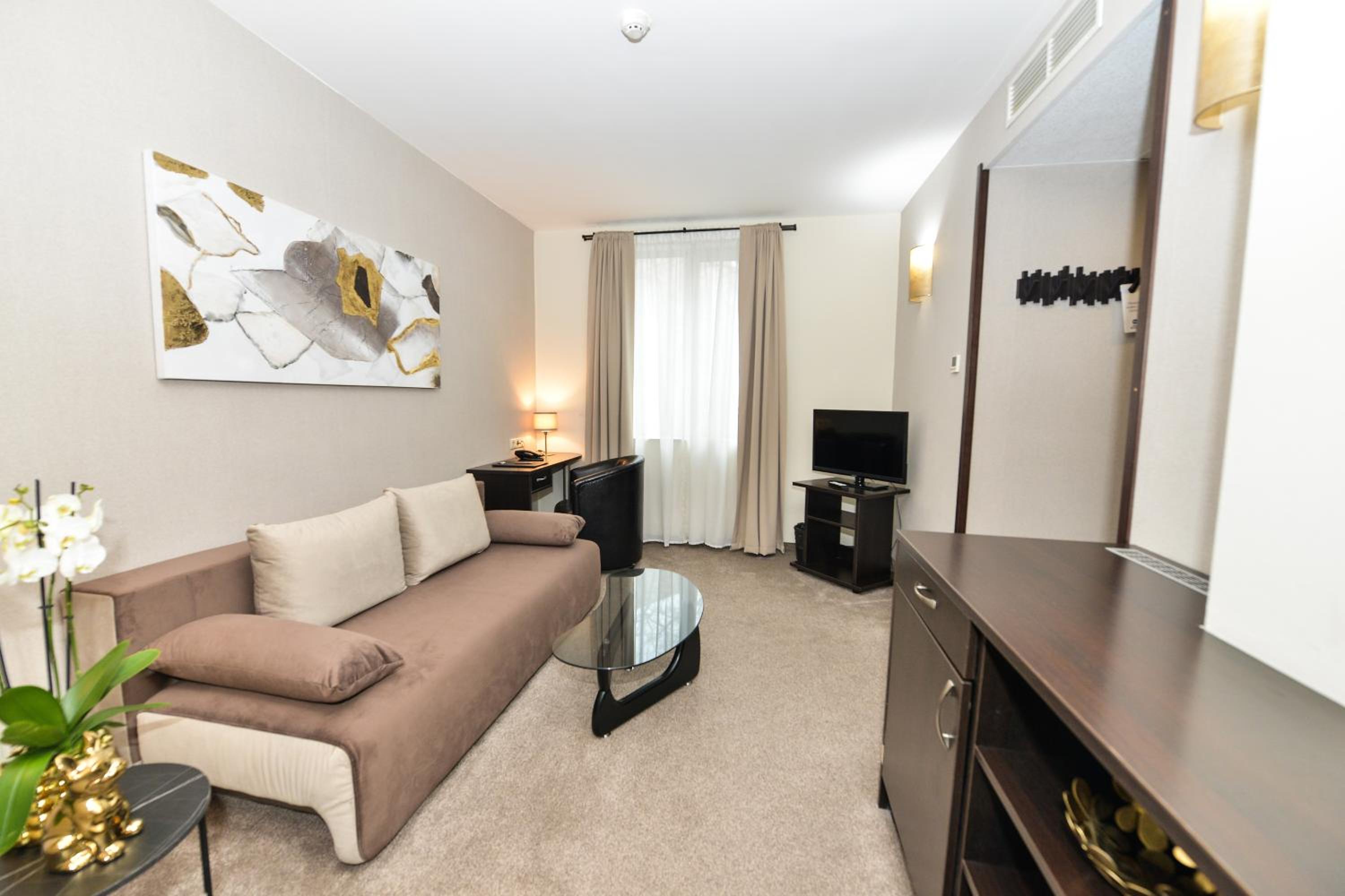 Suite with King Bed and Sofa Bed - Non-Smoking - Photo 14