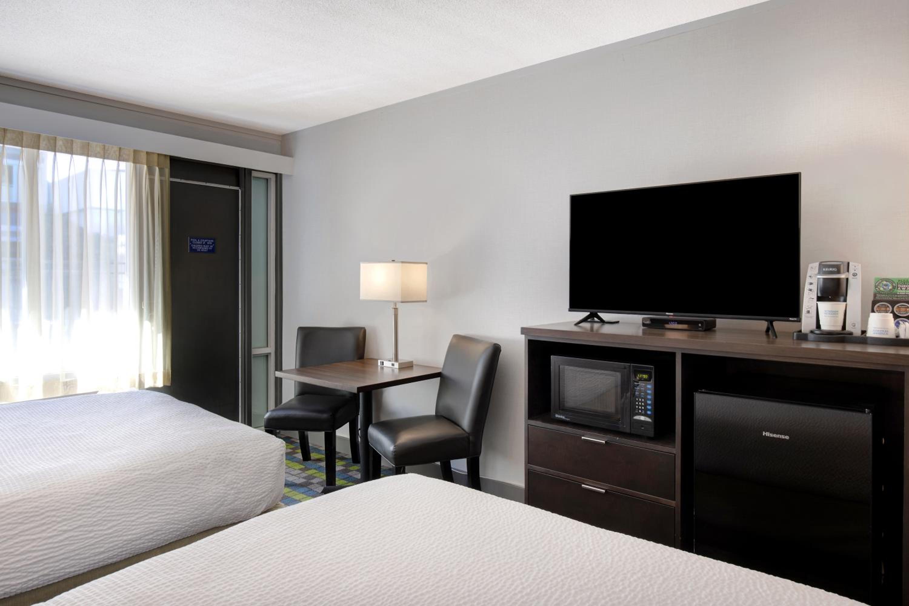Queen Room with Two Queen Beds - Ground Floor/Non-Smoking - Photo 1