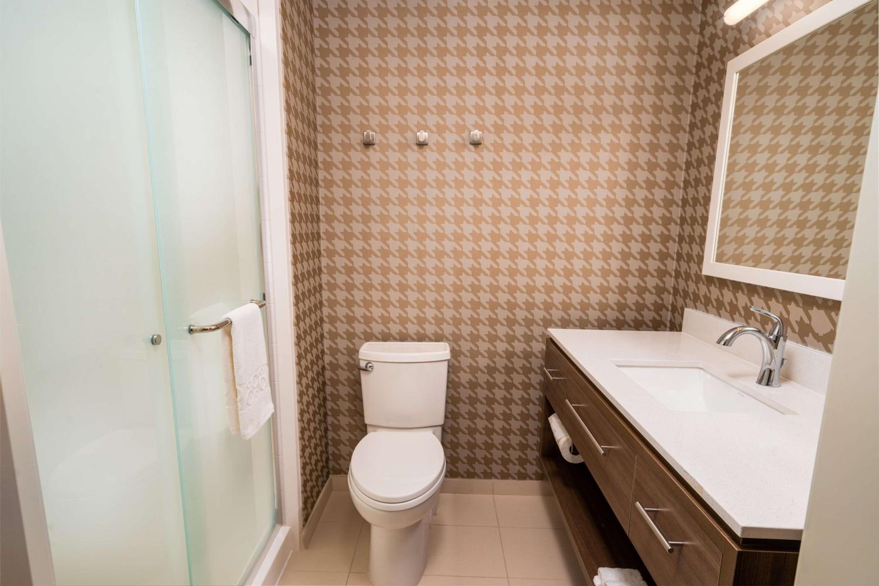 King Studio Suite - Hearing Access/Non-Smoking