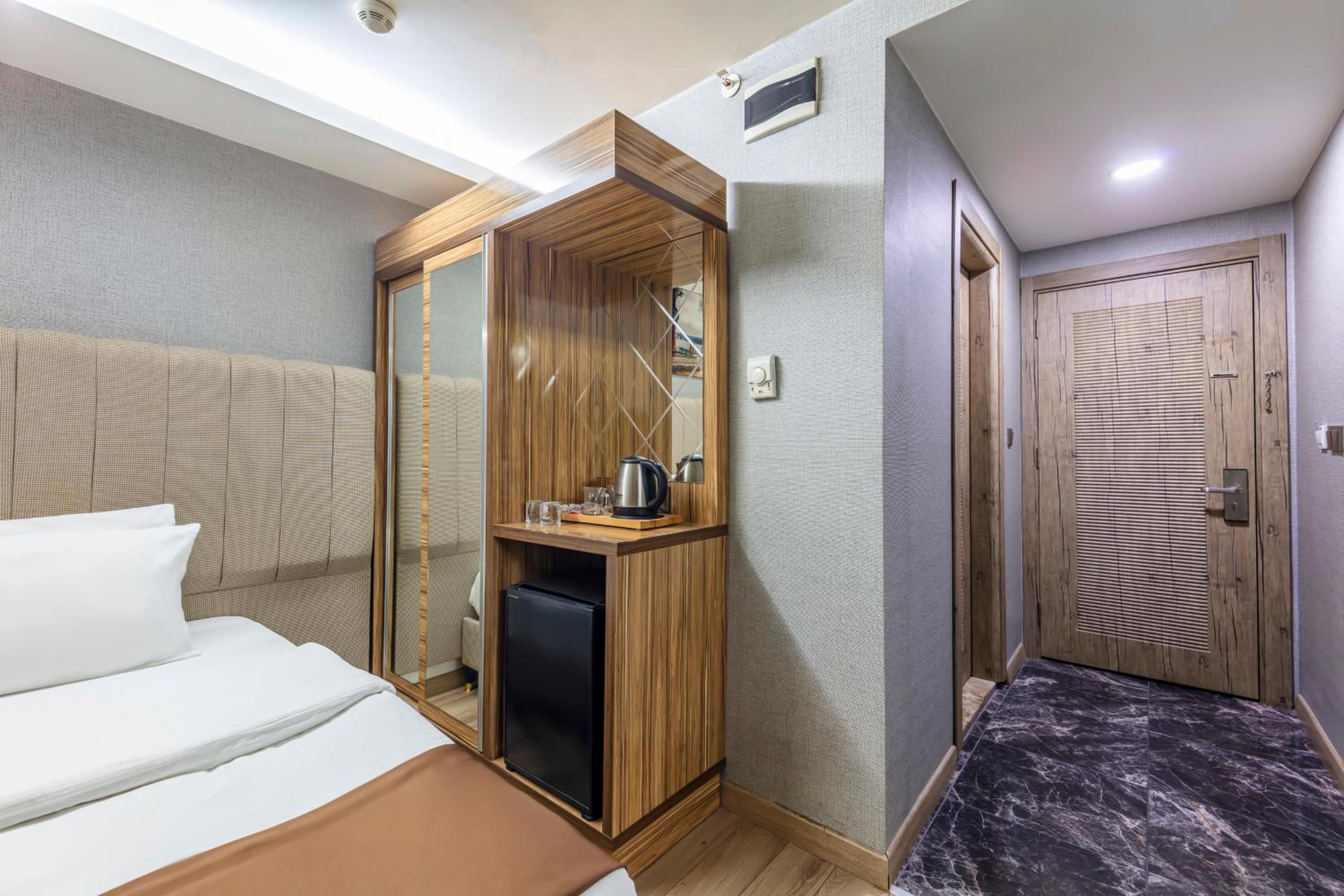 Deluxe Double Room photo 3