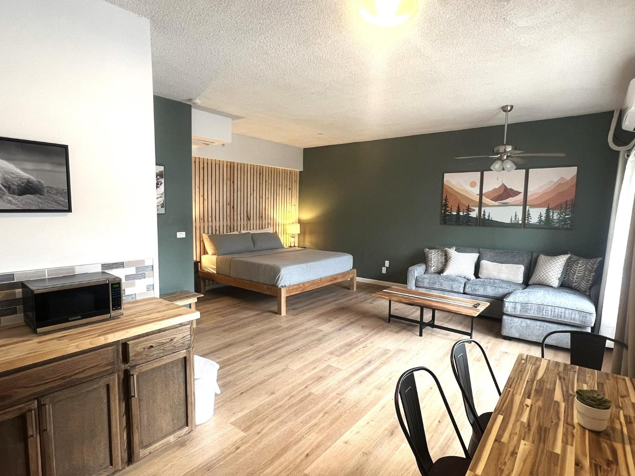 King Studio with Sofa Bed