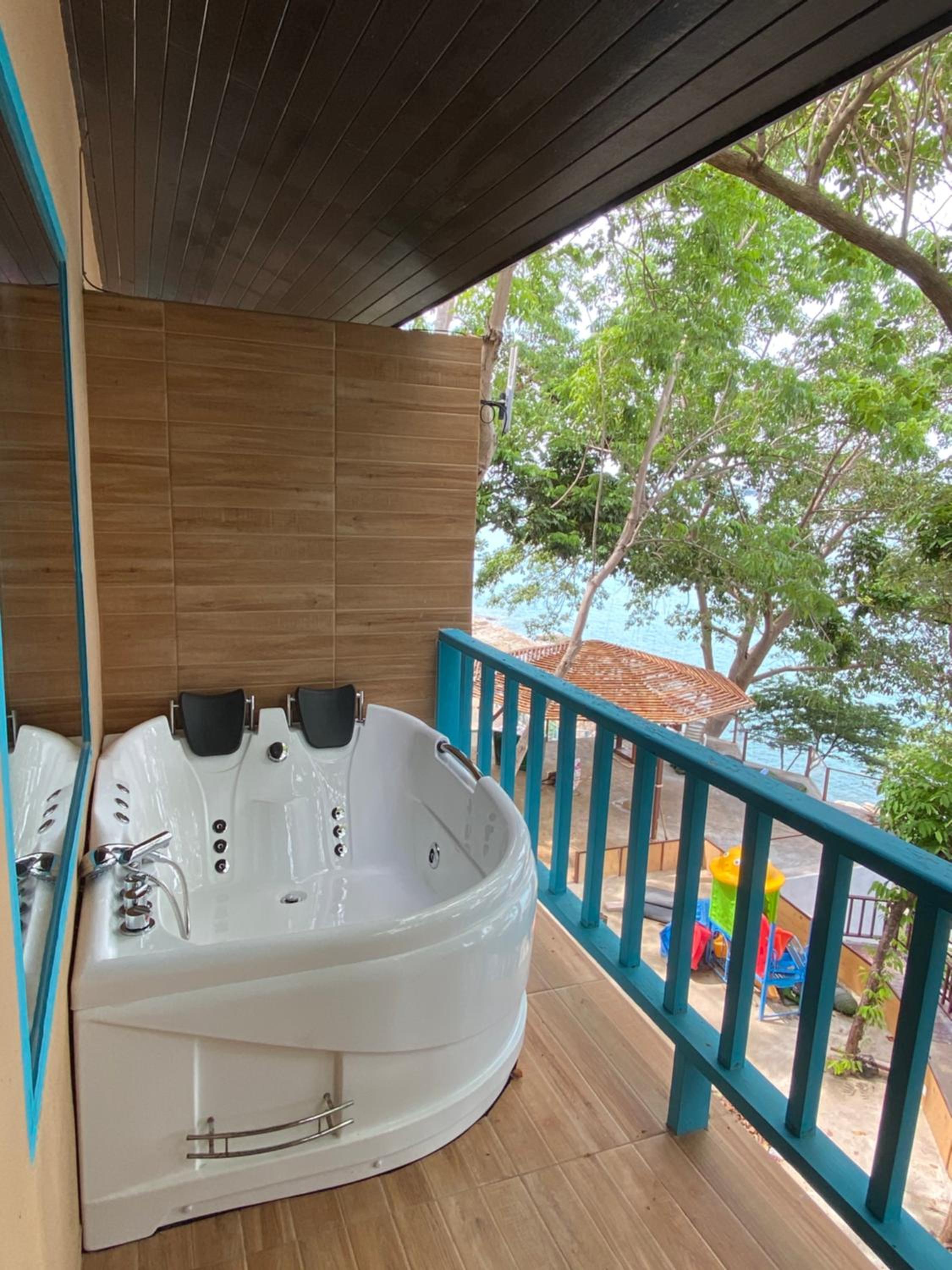 Standard Double Room with Sea View - Photo 5