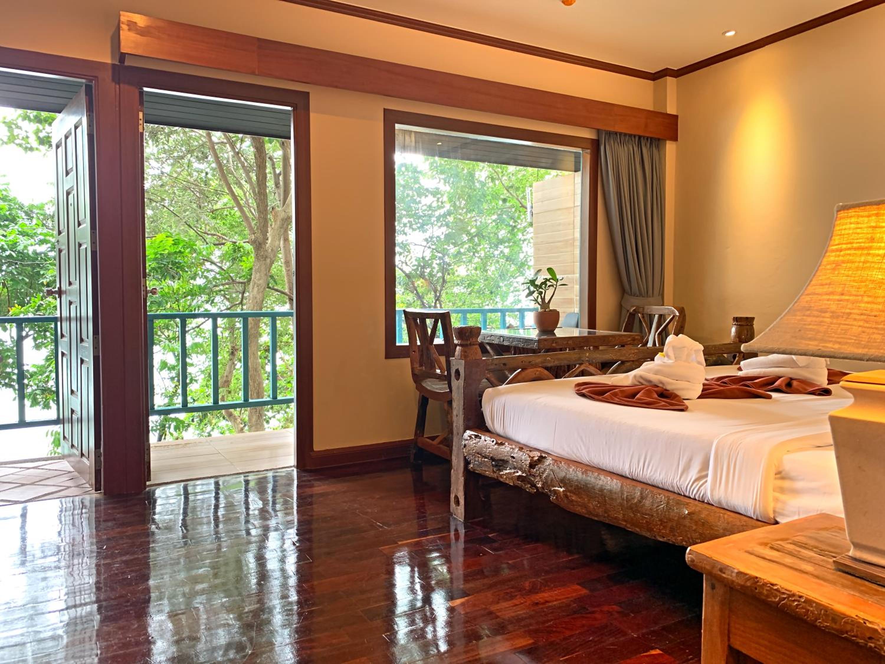 Standard Double Room with Sea View - Photo 3