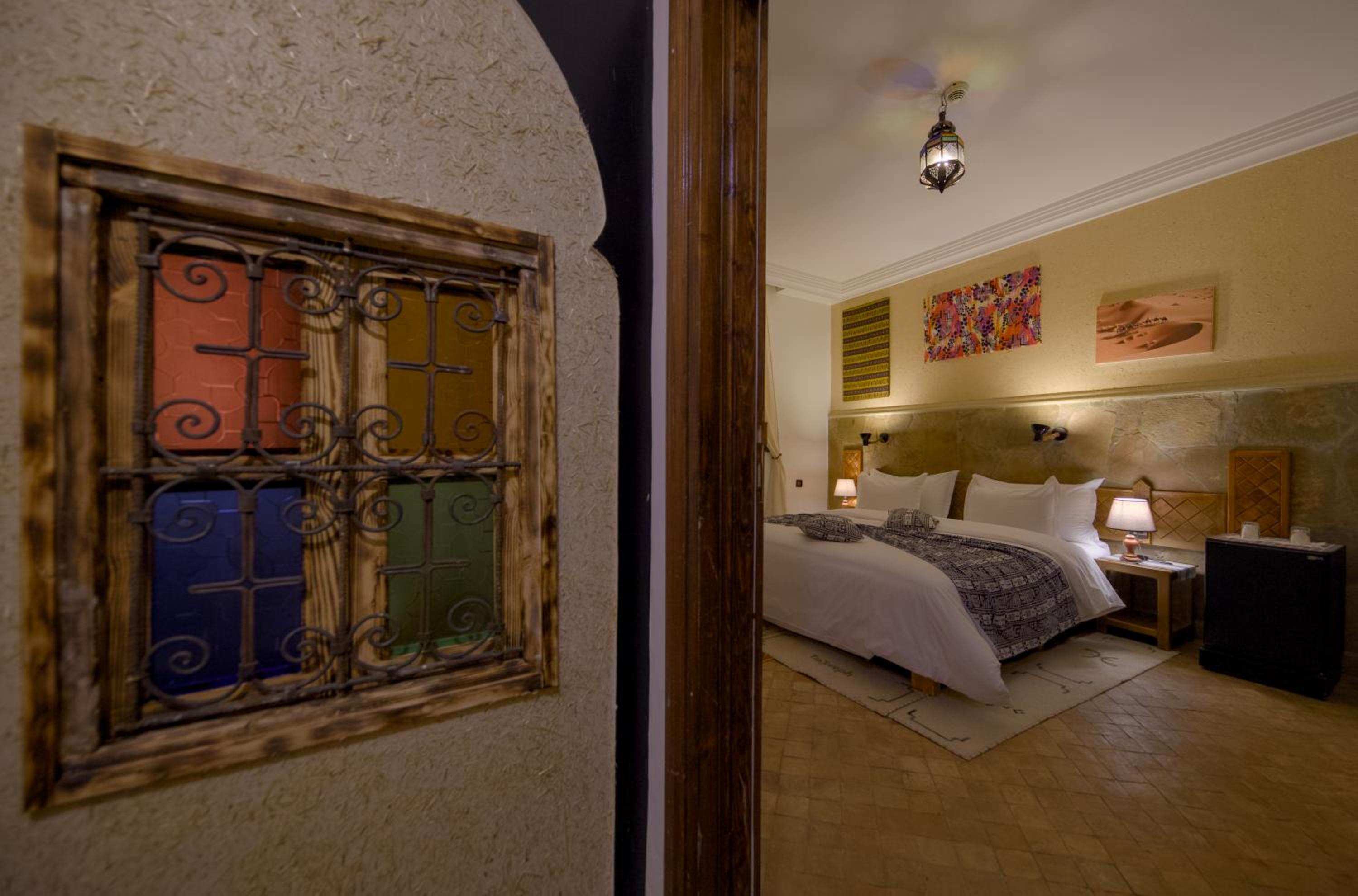 Superior Suite - Photo 12