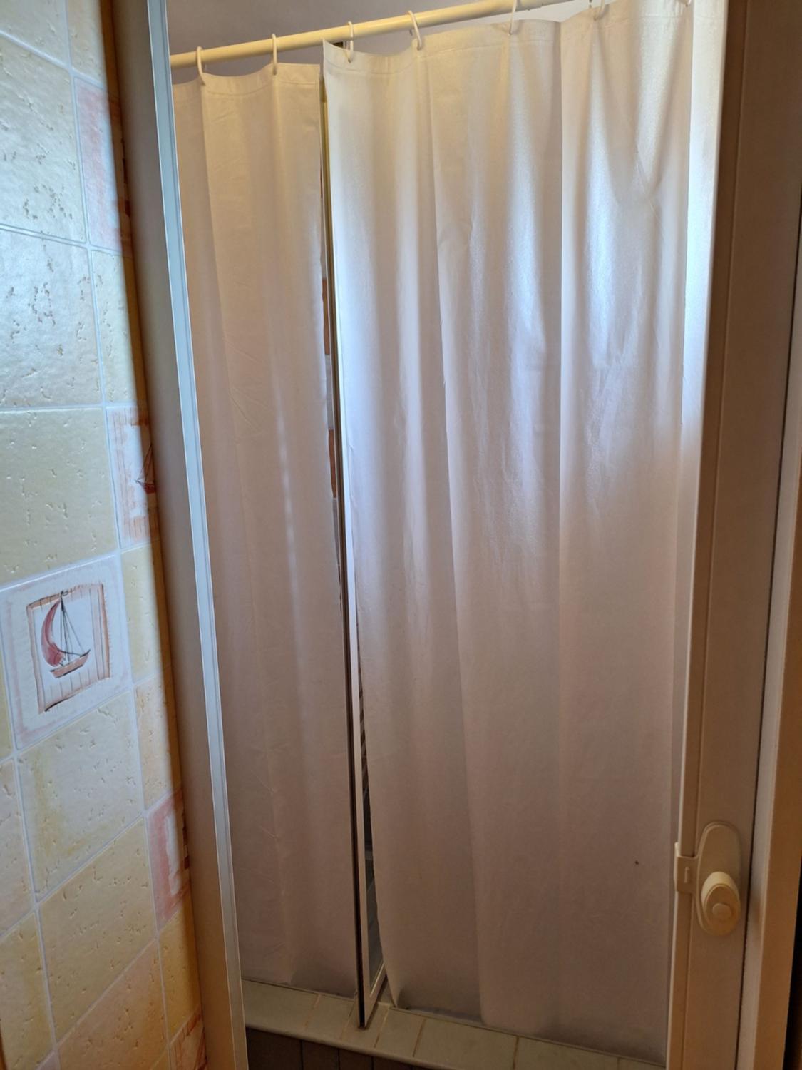 Quadruple Room with Bathroom - Photo 9
