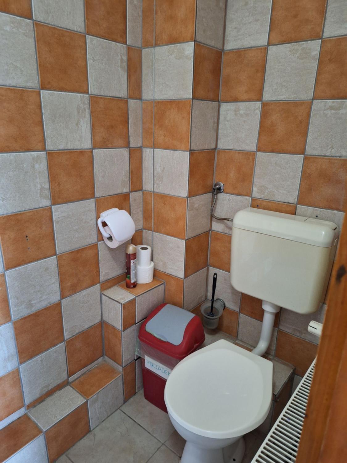 Quadruple Room with Private Bathroom photo 2