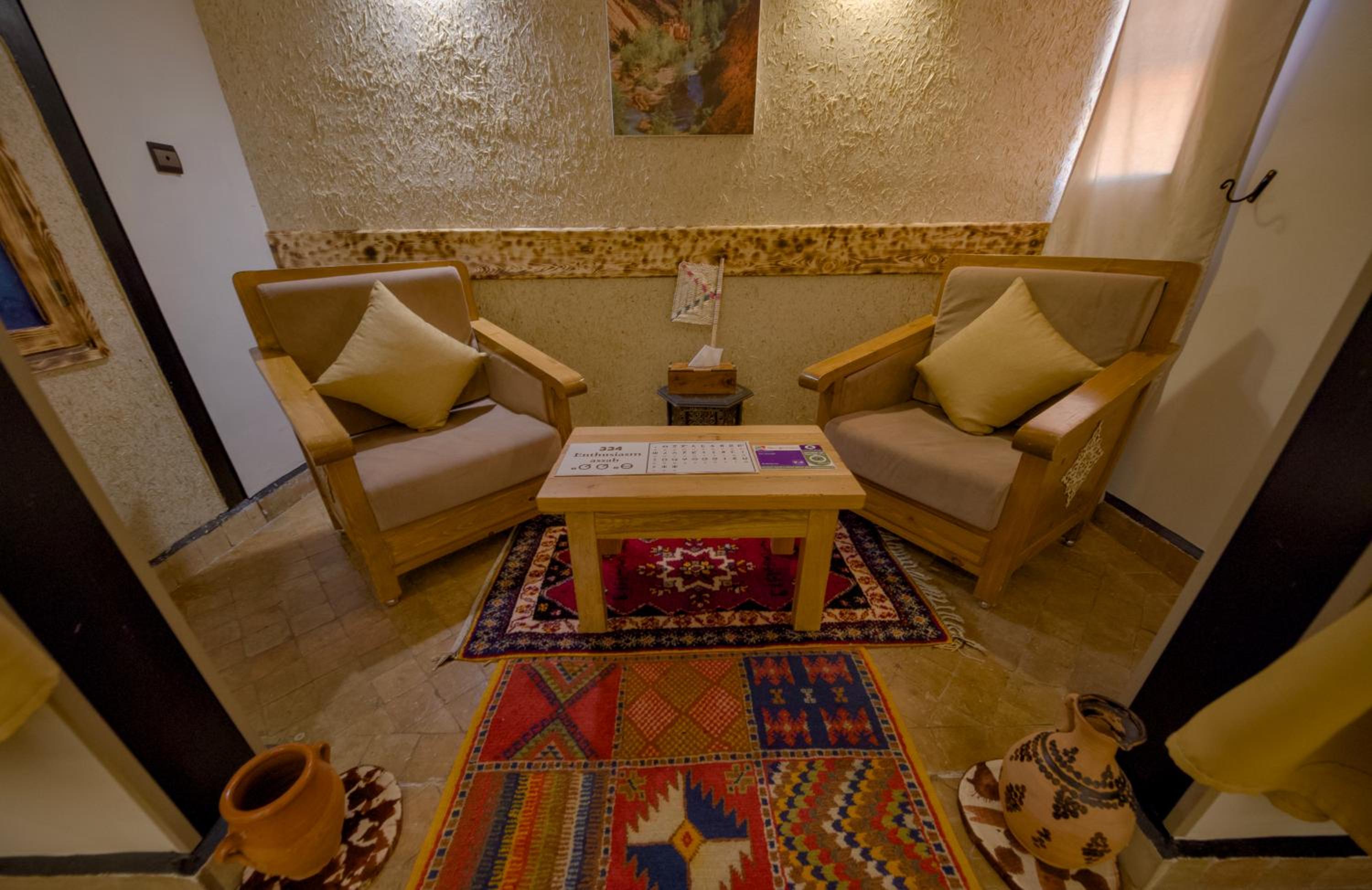 Superior Suite - Photo 9