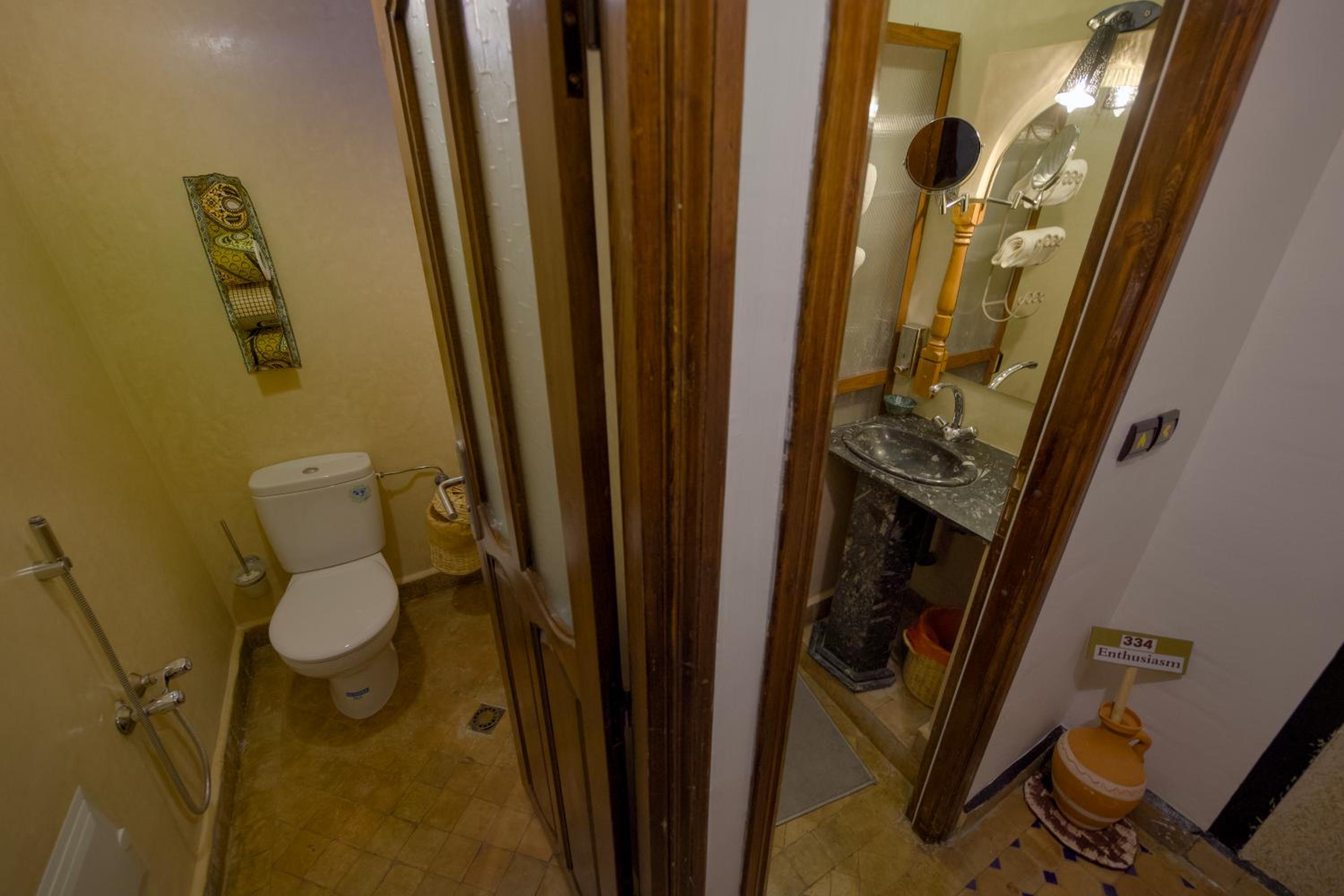 Superior Suite - Photo 8