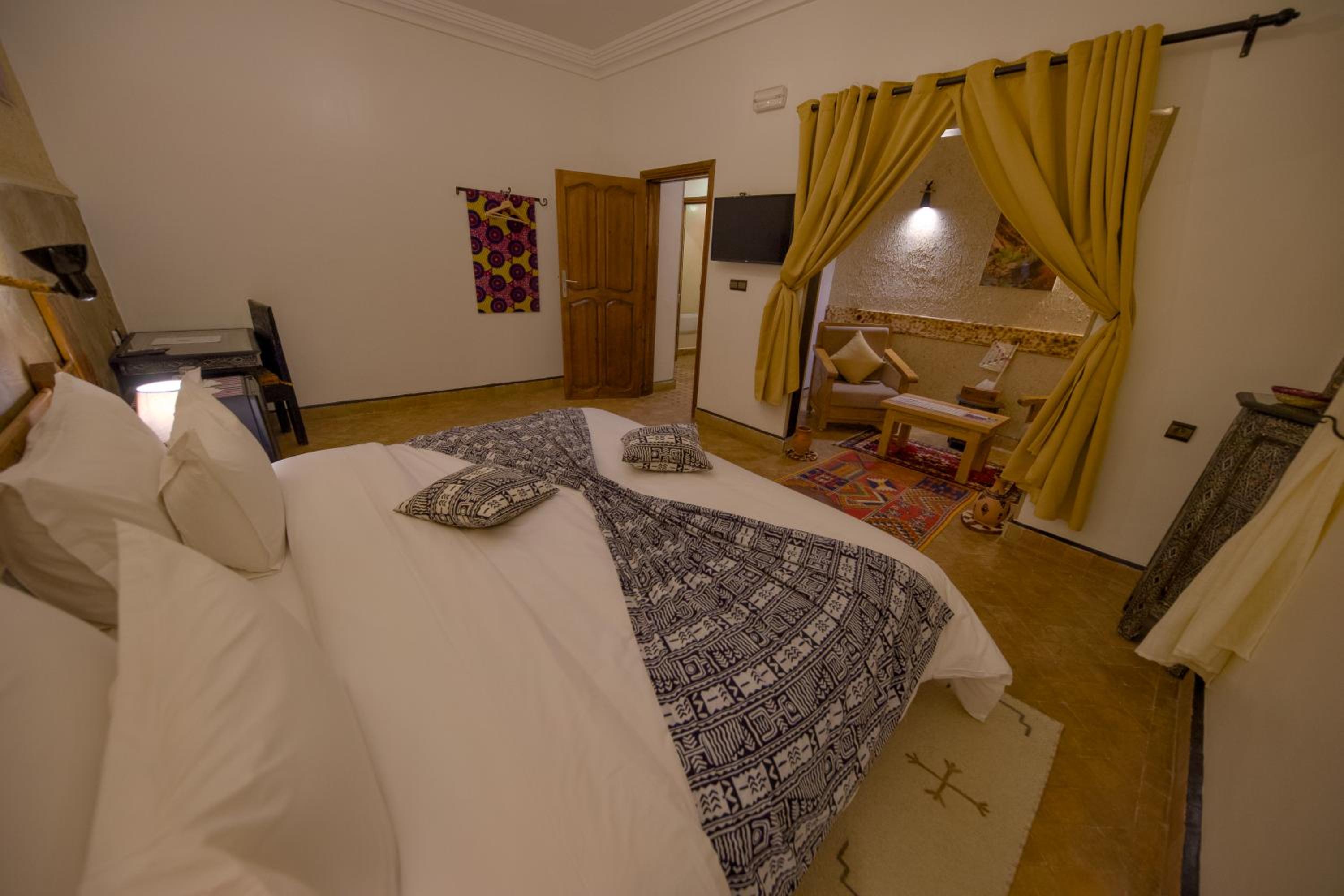 Superior Suite - Photo 18