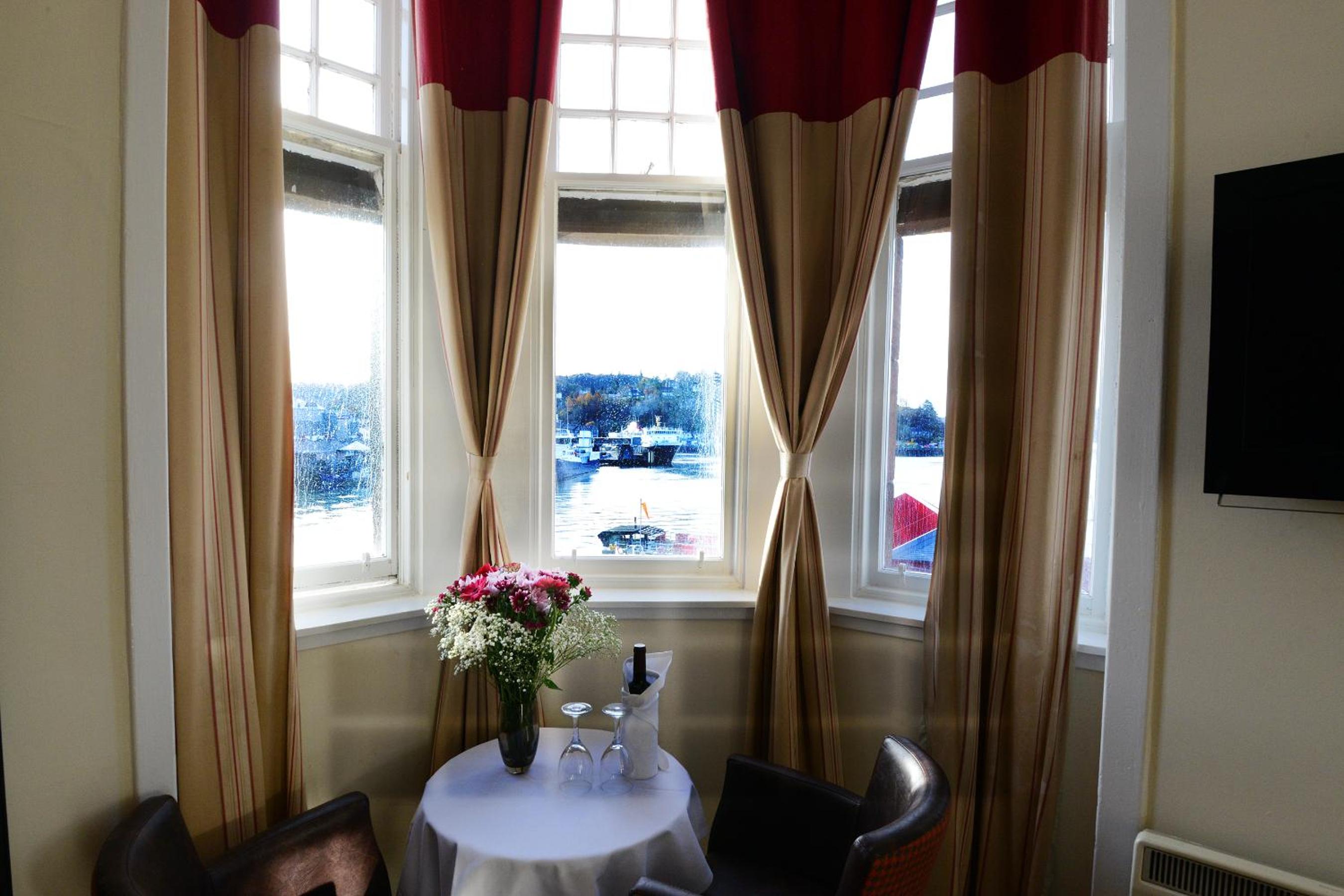 Double Room with Sea View - Photo 3