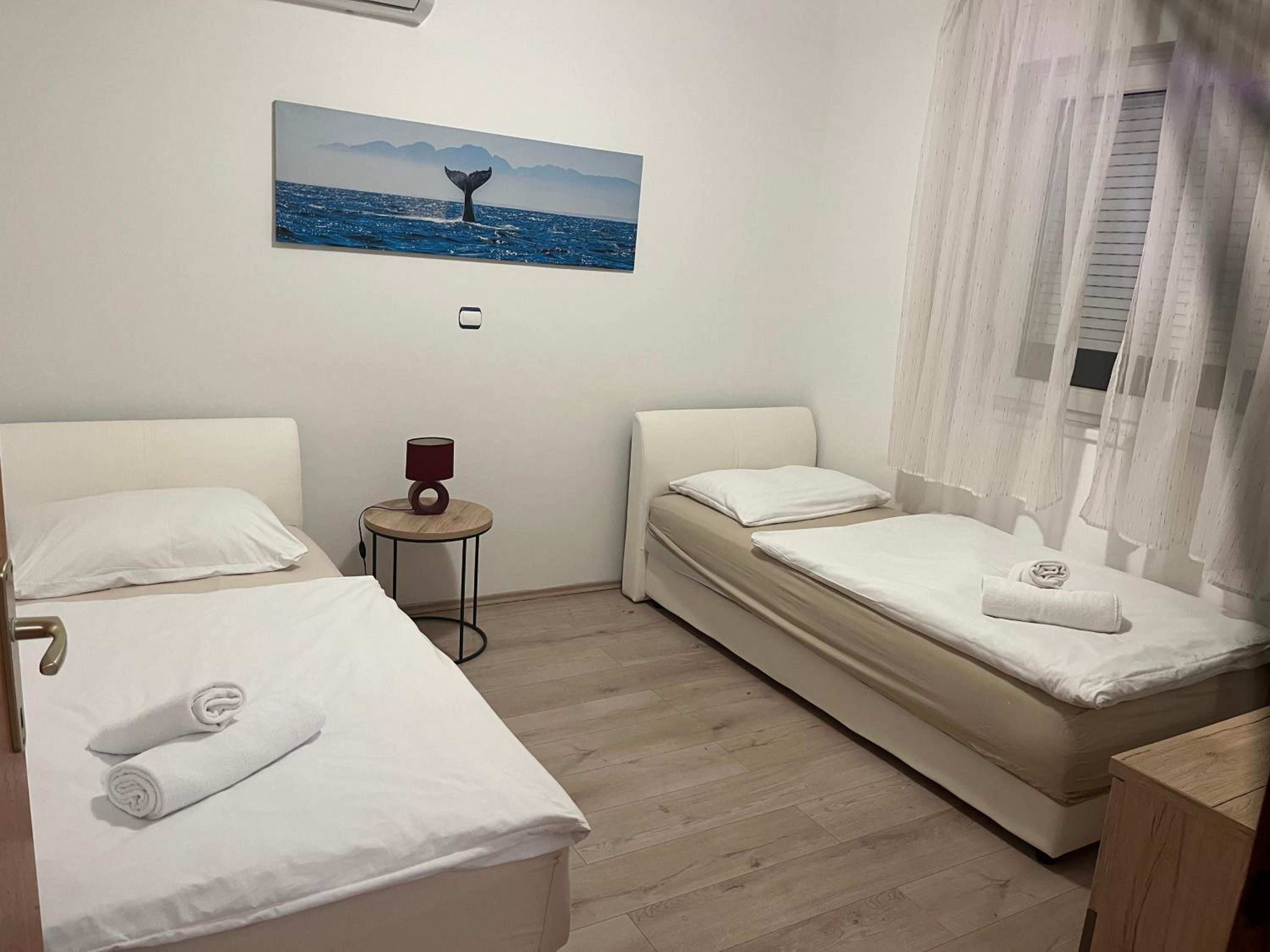 Two-Bedroom Apartment with Balcony - Photo 2