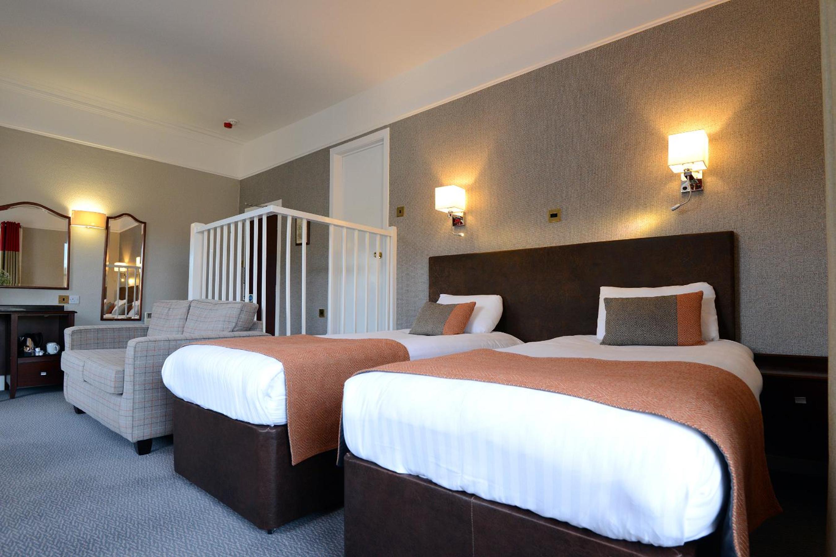 Standard Twin Room - Photo 1