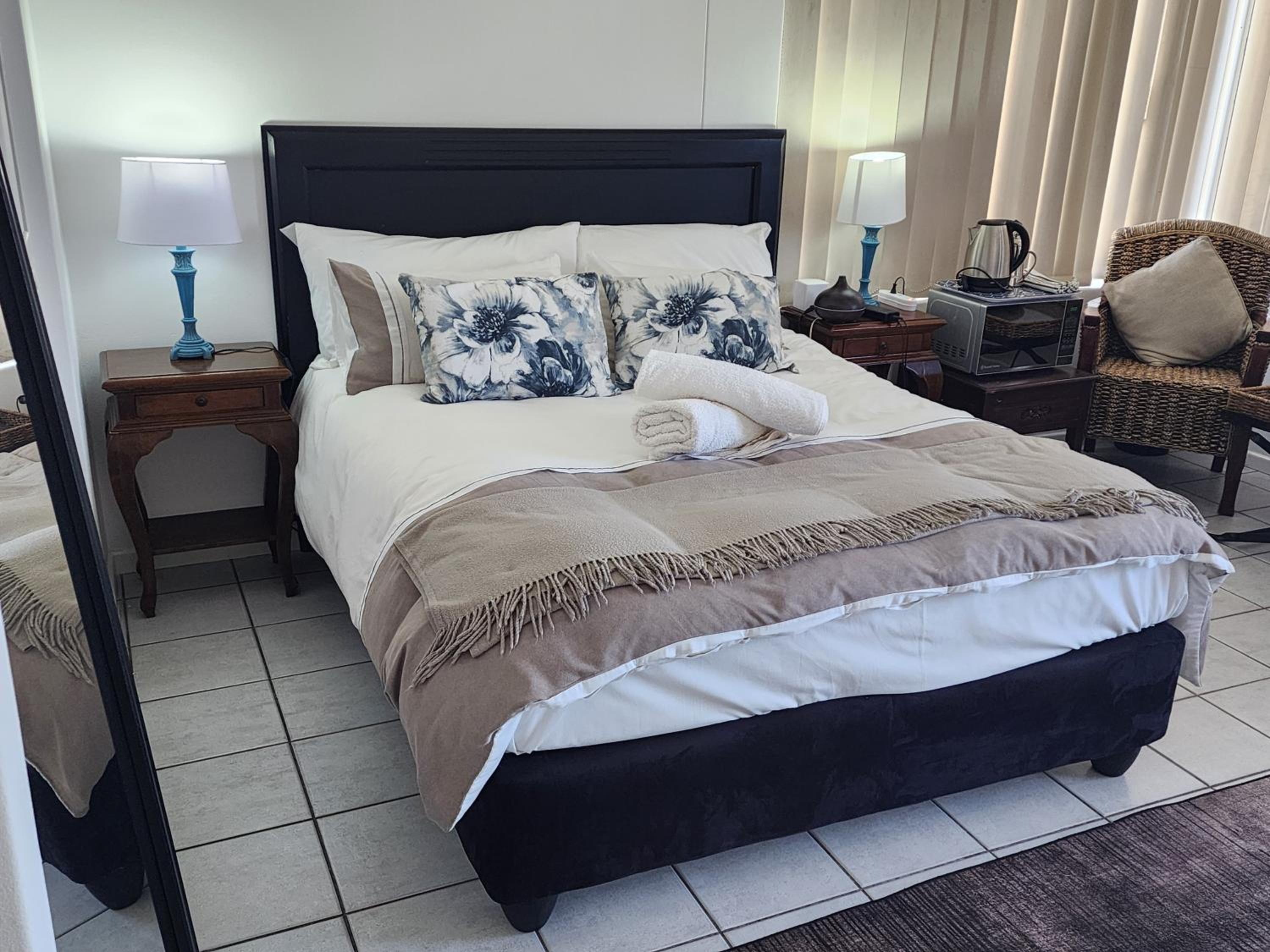 Deluxe Double Room with Balcony and Sea View