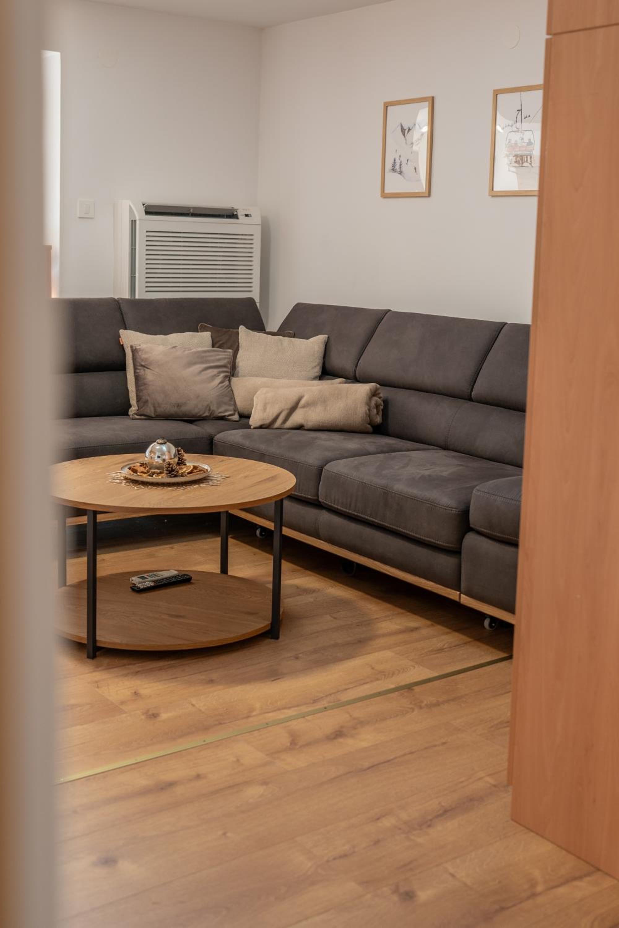 Deluxe Apartment photo 2