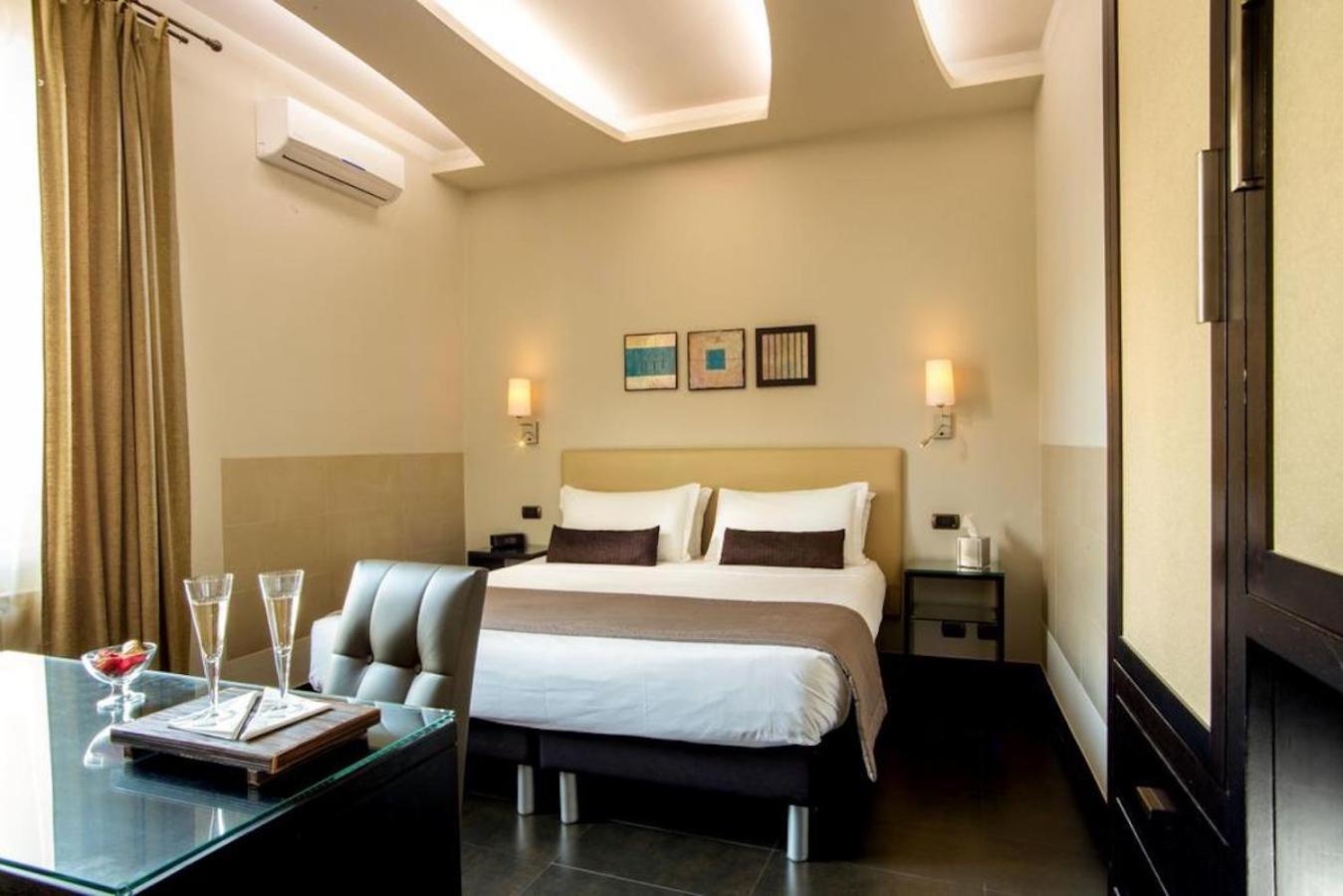 Double Room With Private External Bathroom photo 1
