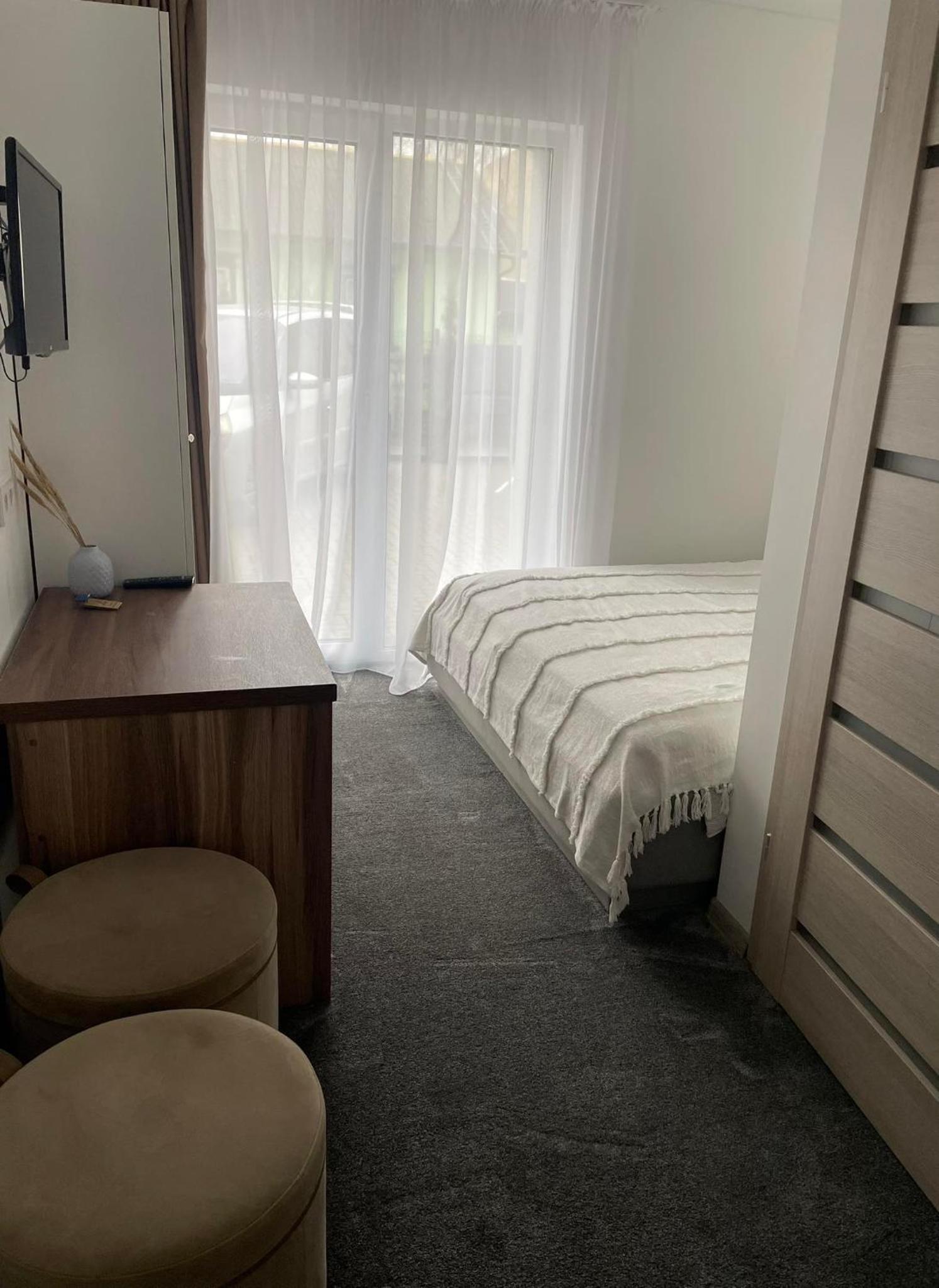 Economy Double Room - Photo 4