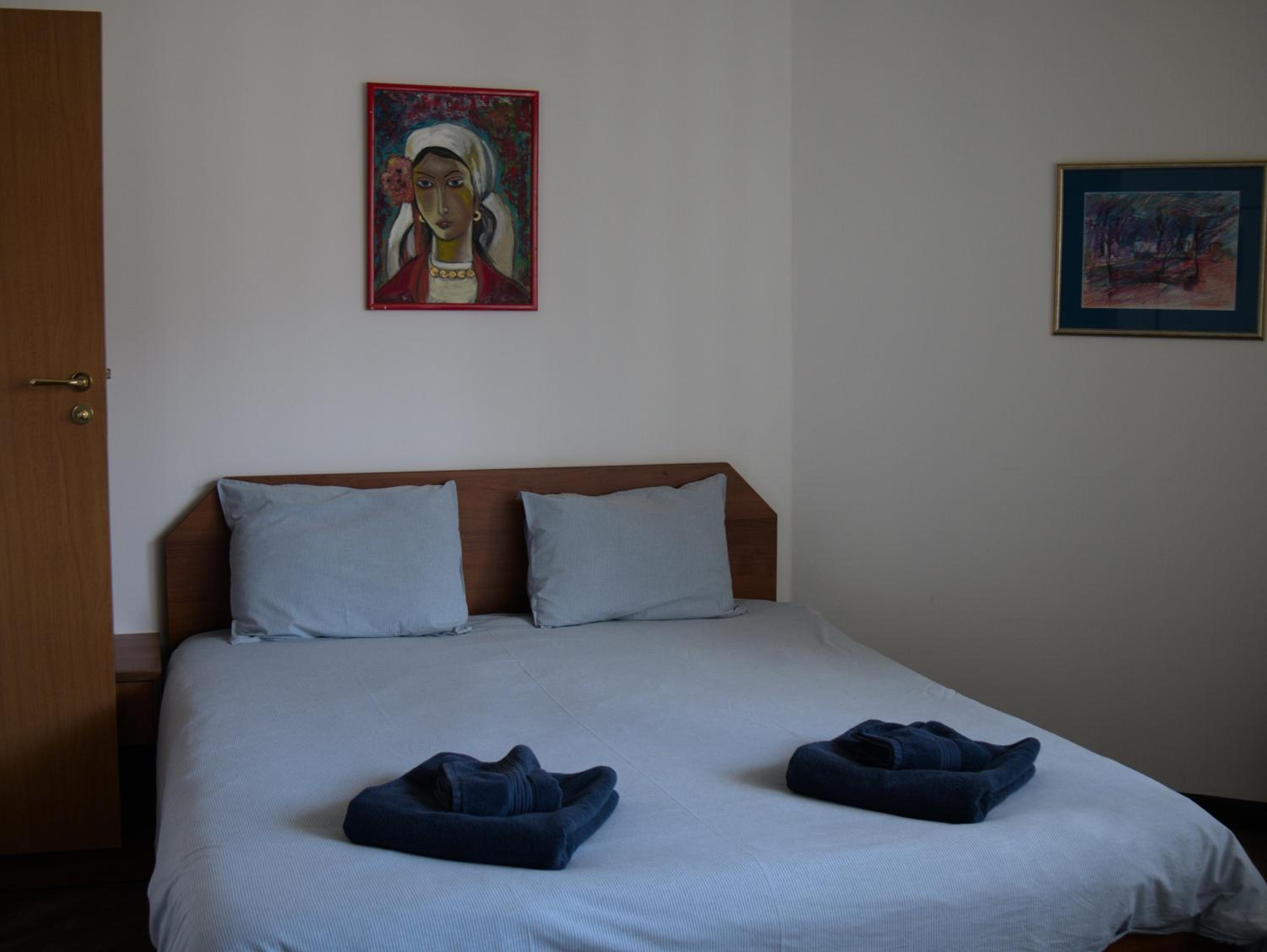 One-Bedroom Apartment - Photo 18