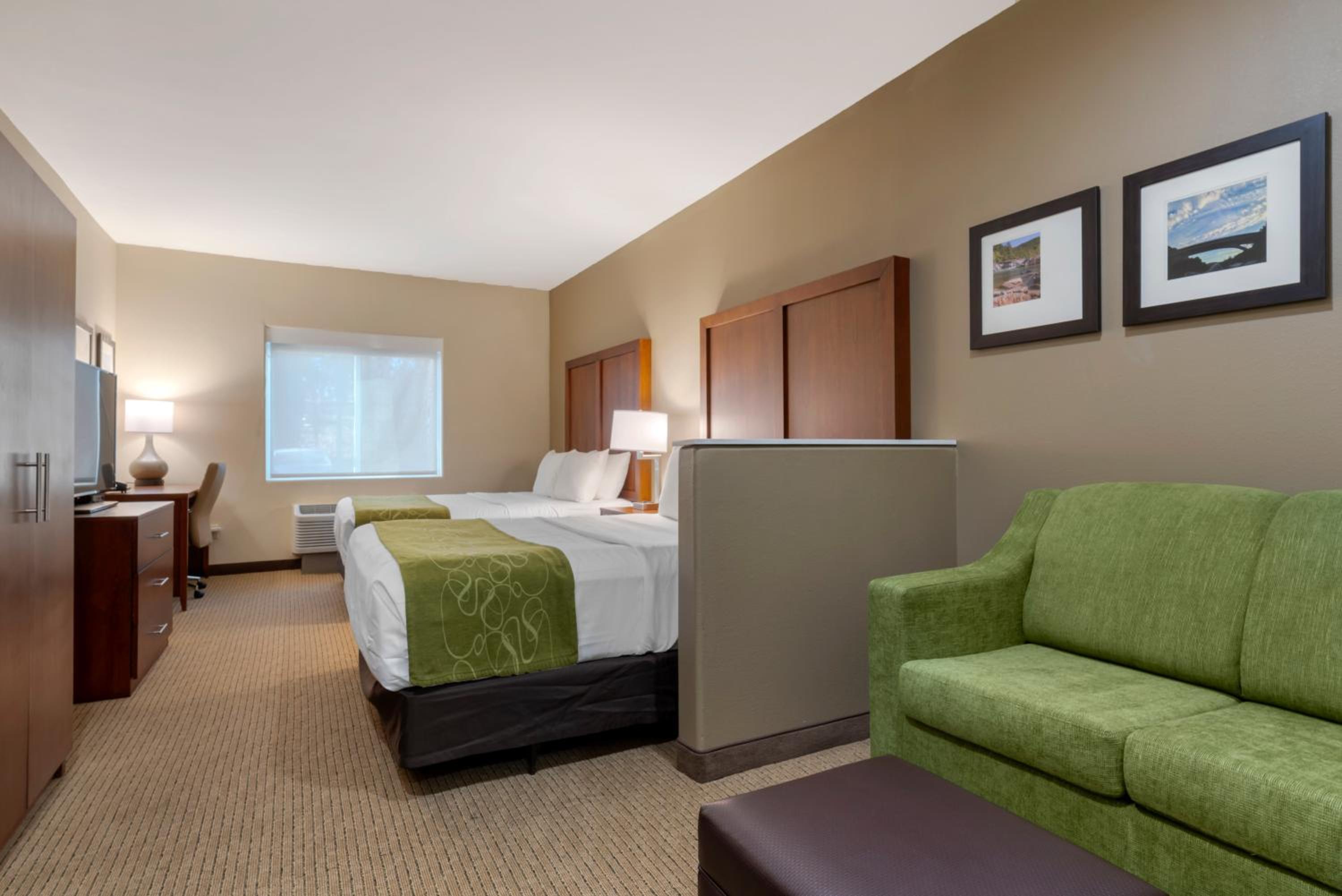 Queen Suite with Two Queen Beds - Mobility Accessible/Non-Smoking - Photo 4